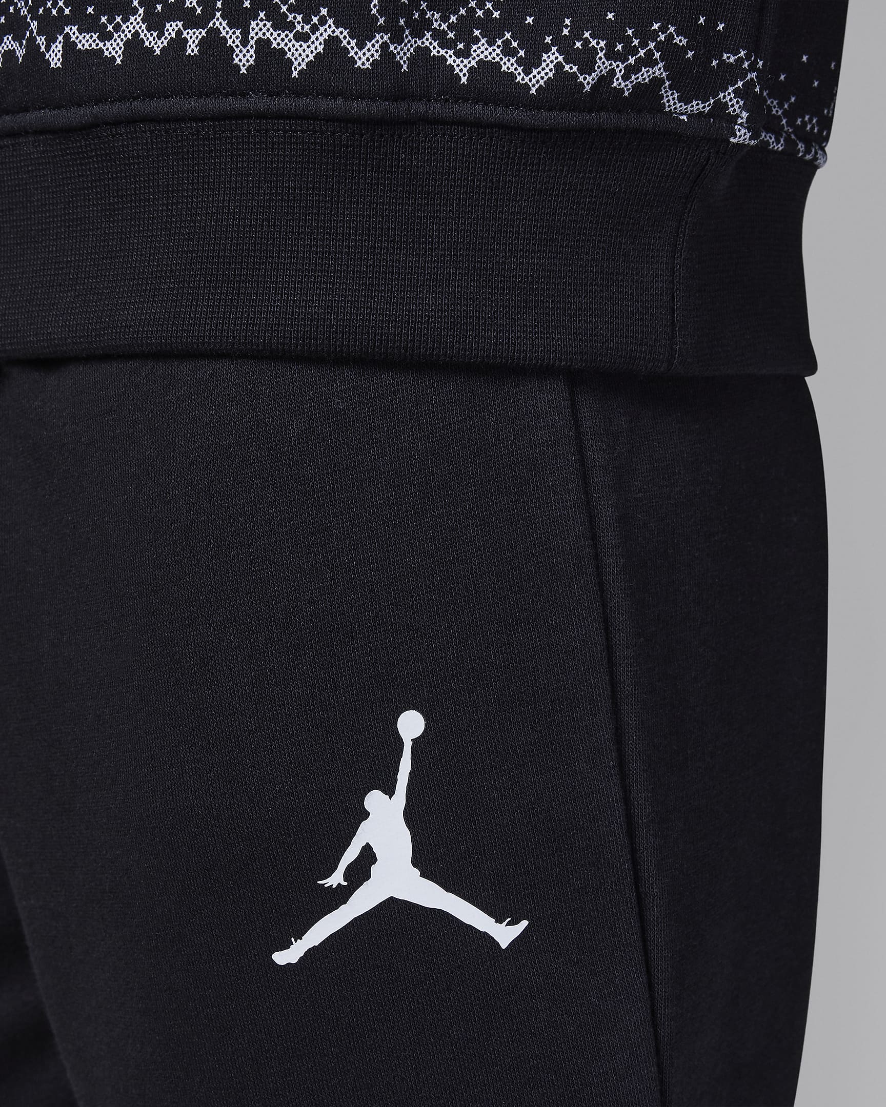 Jordan MJ Holiday Pullover Set Little Kids 2-Piece Hoodie Set. Nike.com