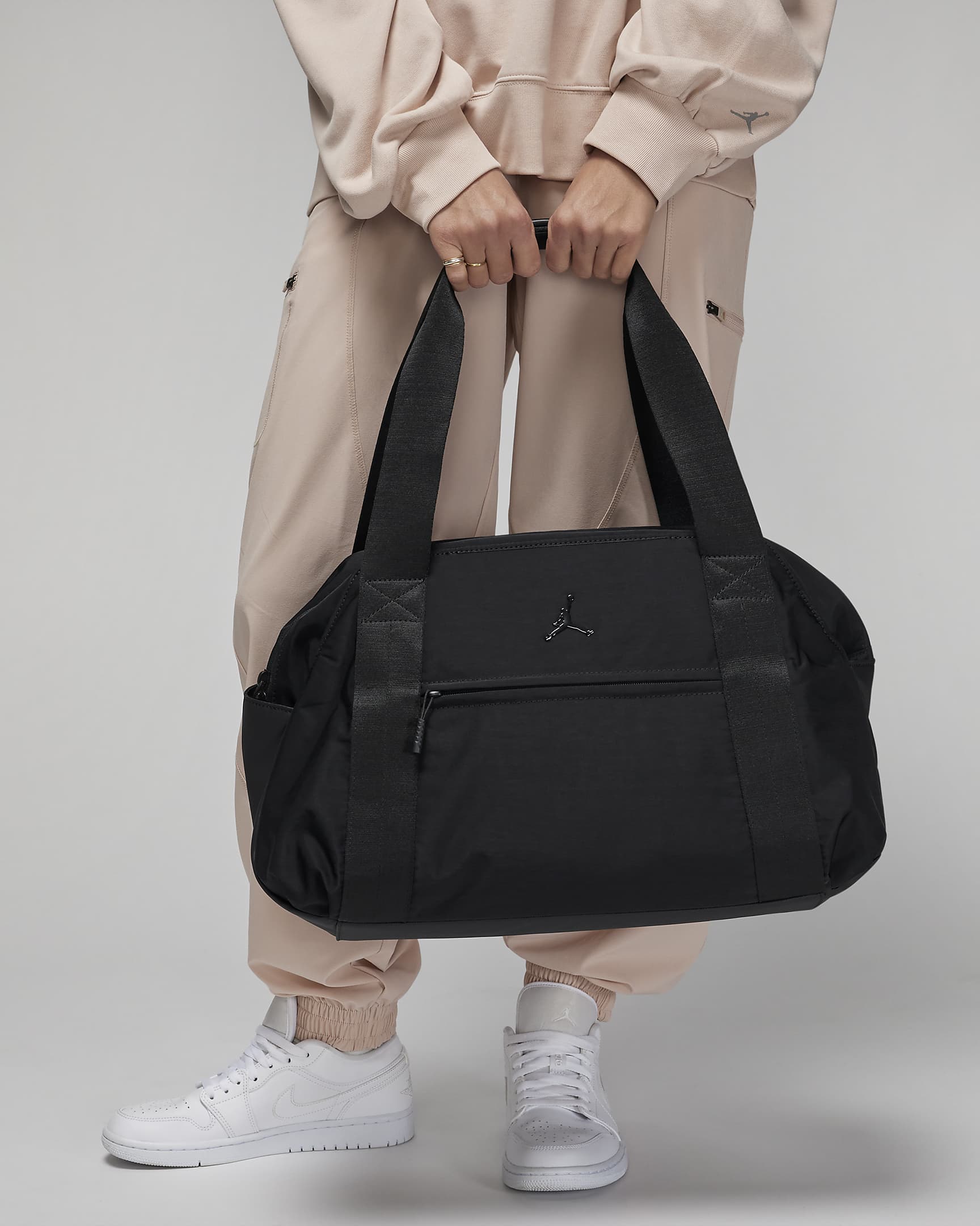 Jordan Alpha Duffle Bag (46.8L). Nike UK