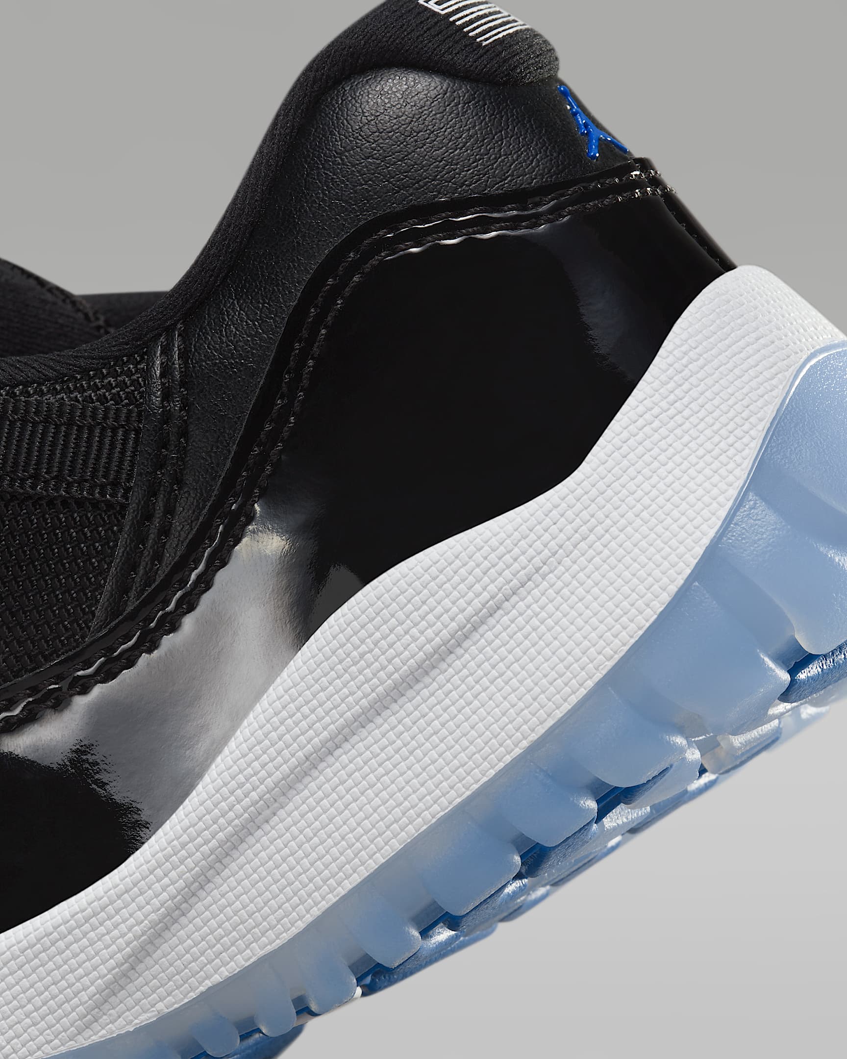 jordan 11 black royal