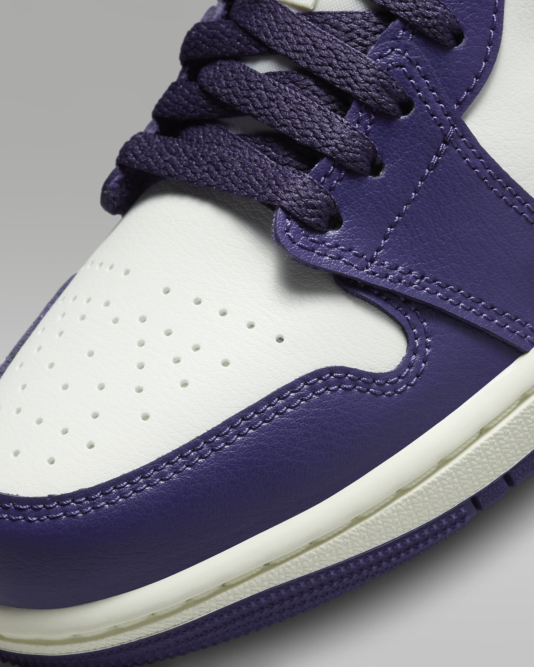 Air Jordan 1 Low Women's Shoes. Nike SK