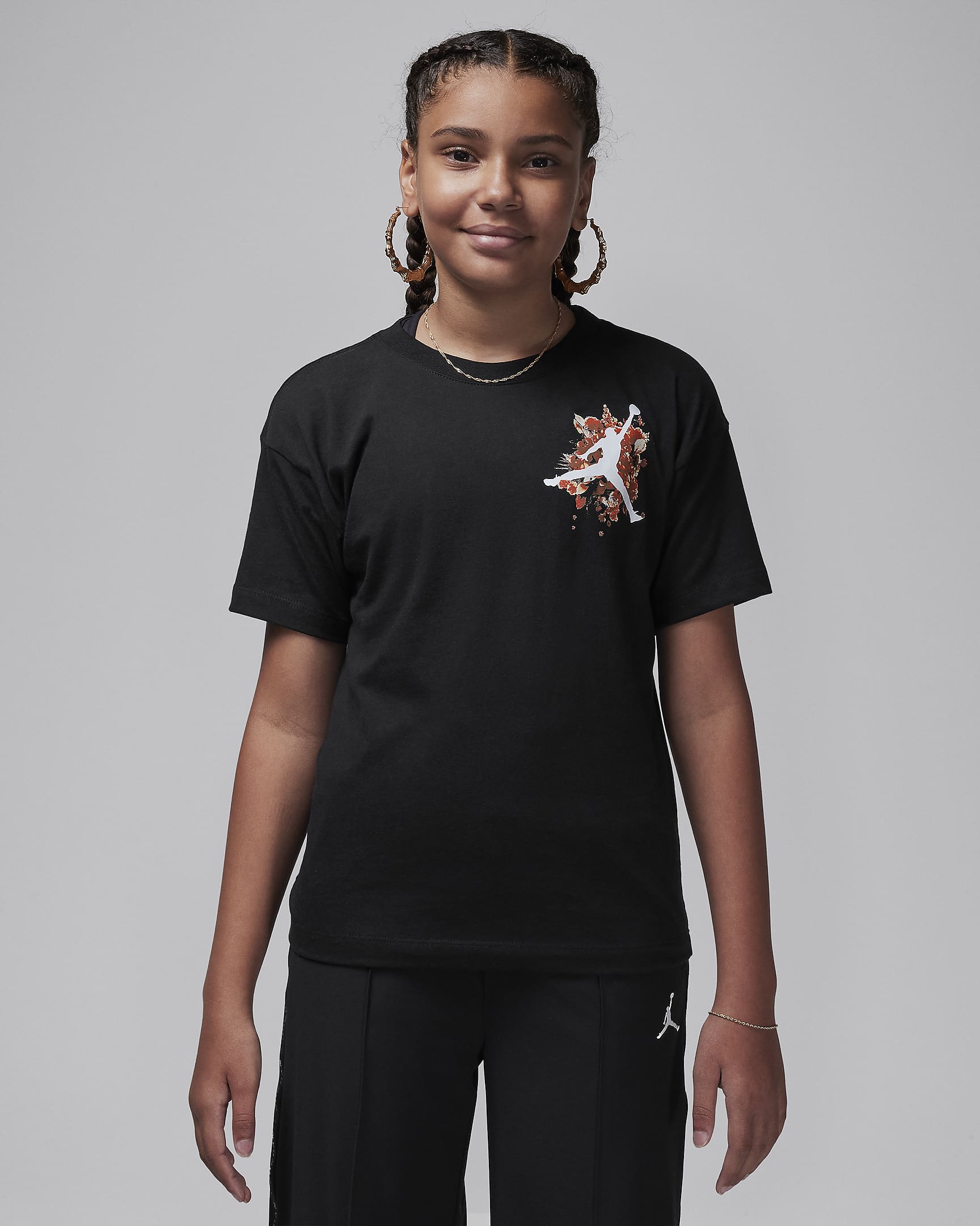 T-shirt dla dużych dzieci z kwiatowym nadrukiem Jordan Jumpman - Czerń