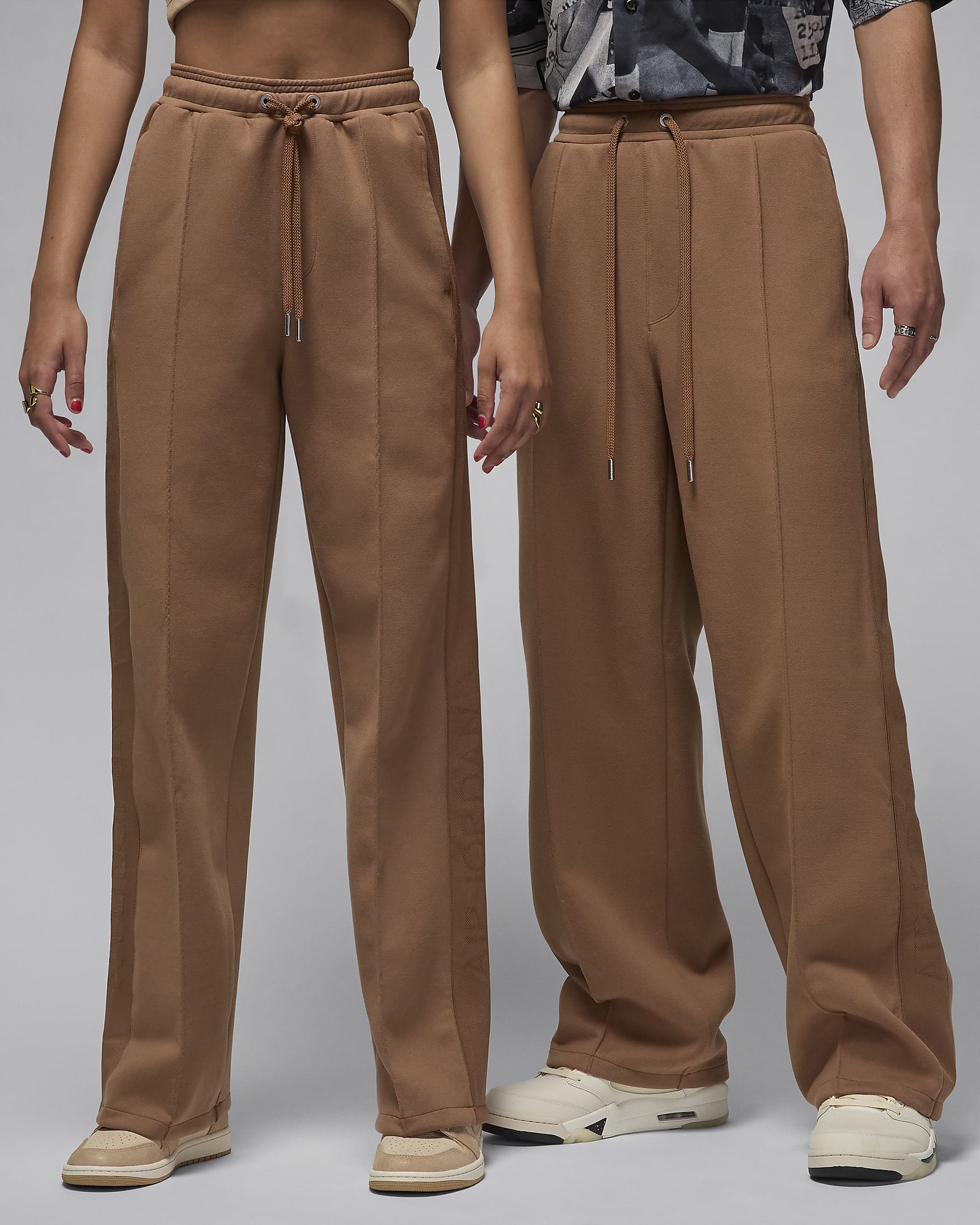 Air Jordan Pantalons - Home - Archaeo Brown