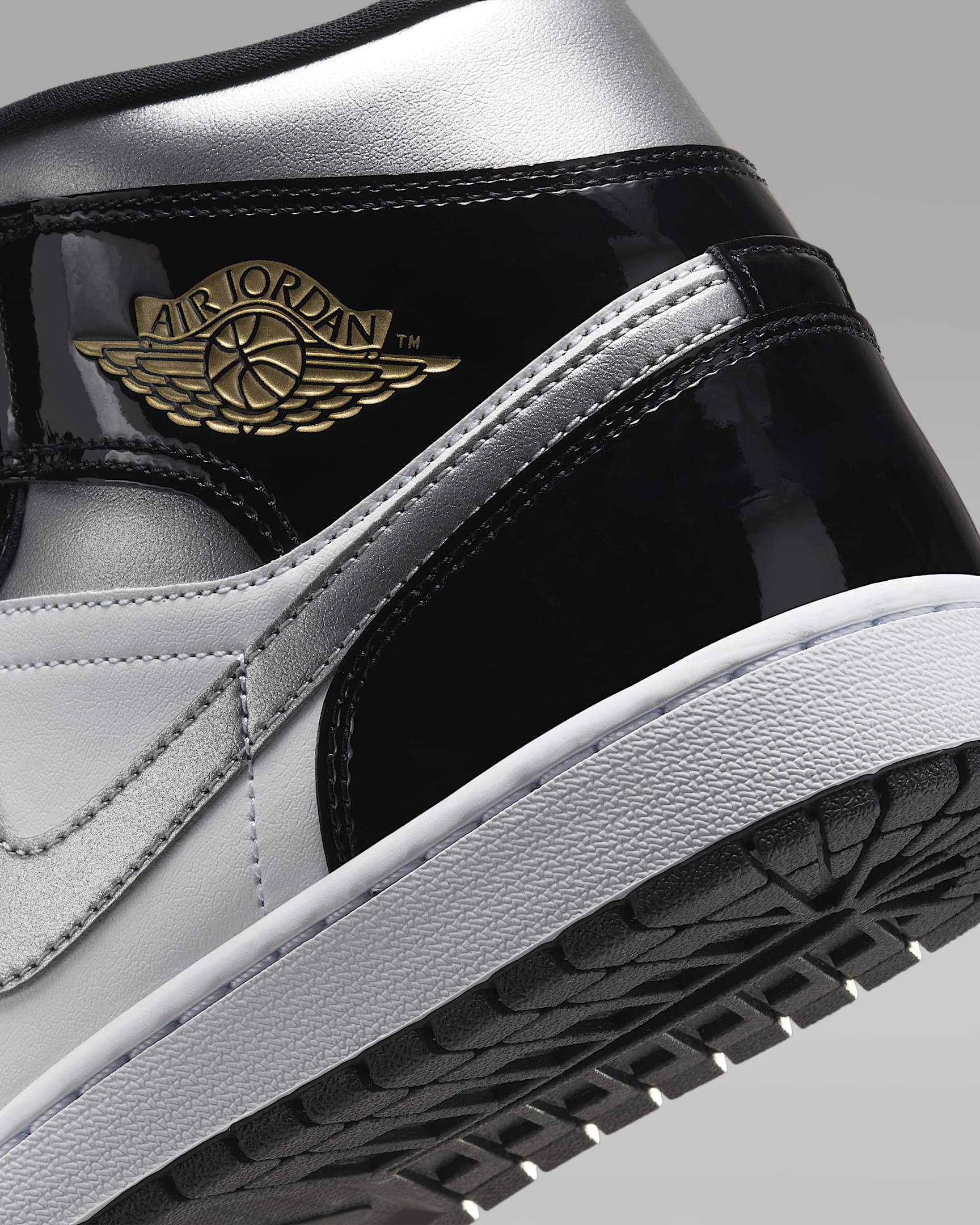 mens jordan 1s mid