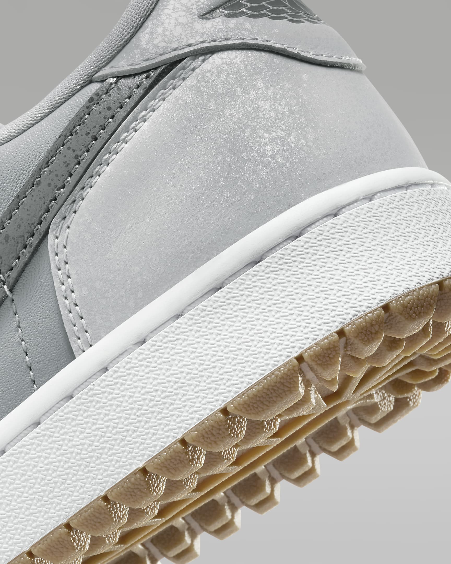 Air Jordan 1 Low G Zapatillas de golf - Wolf Grey/Blanco/Gum Medium Brown/Iron Grey