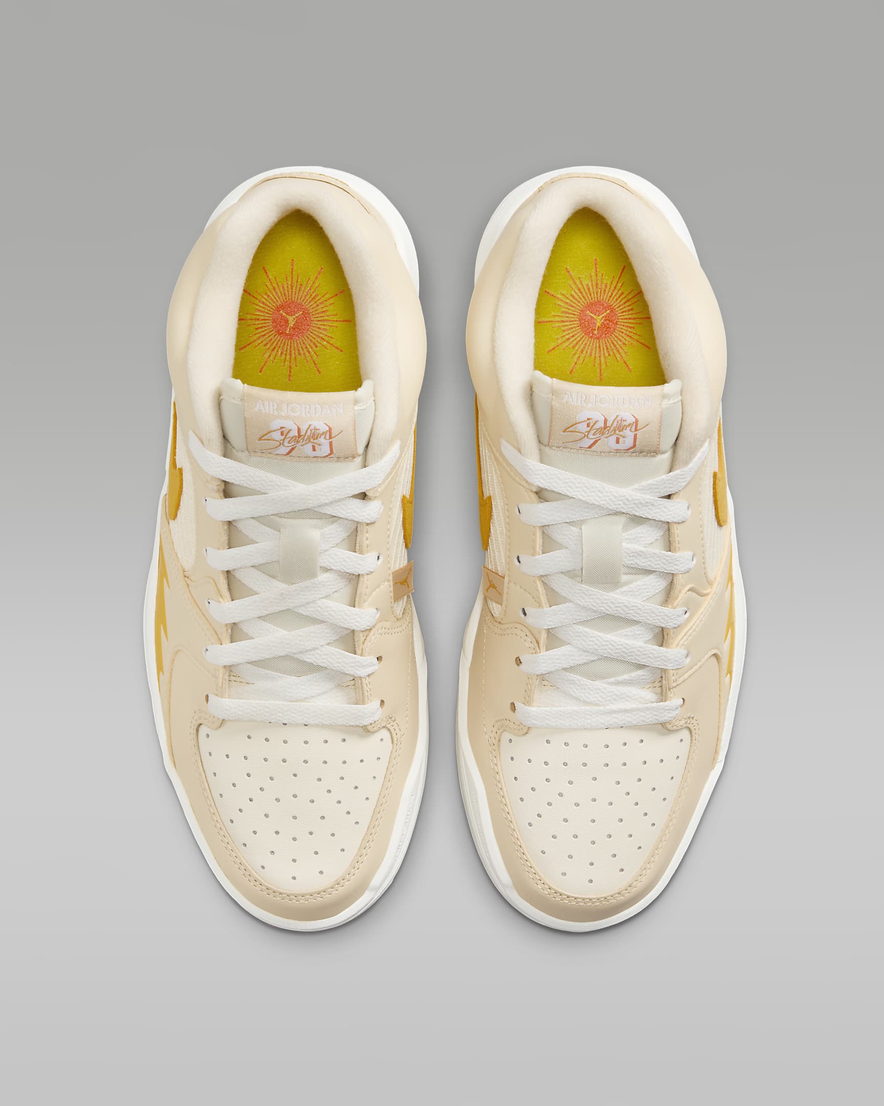 รองเท้าผู้หญิง Jordan Stadium 90 - Pale Vanilla/Coconut Milk/Tour Yellow/Yellow Ochre