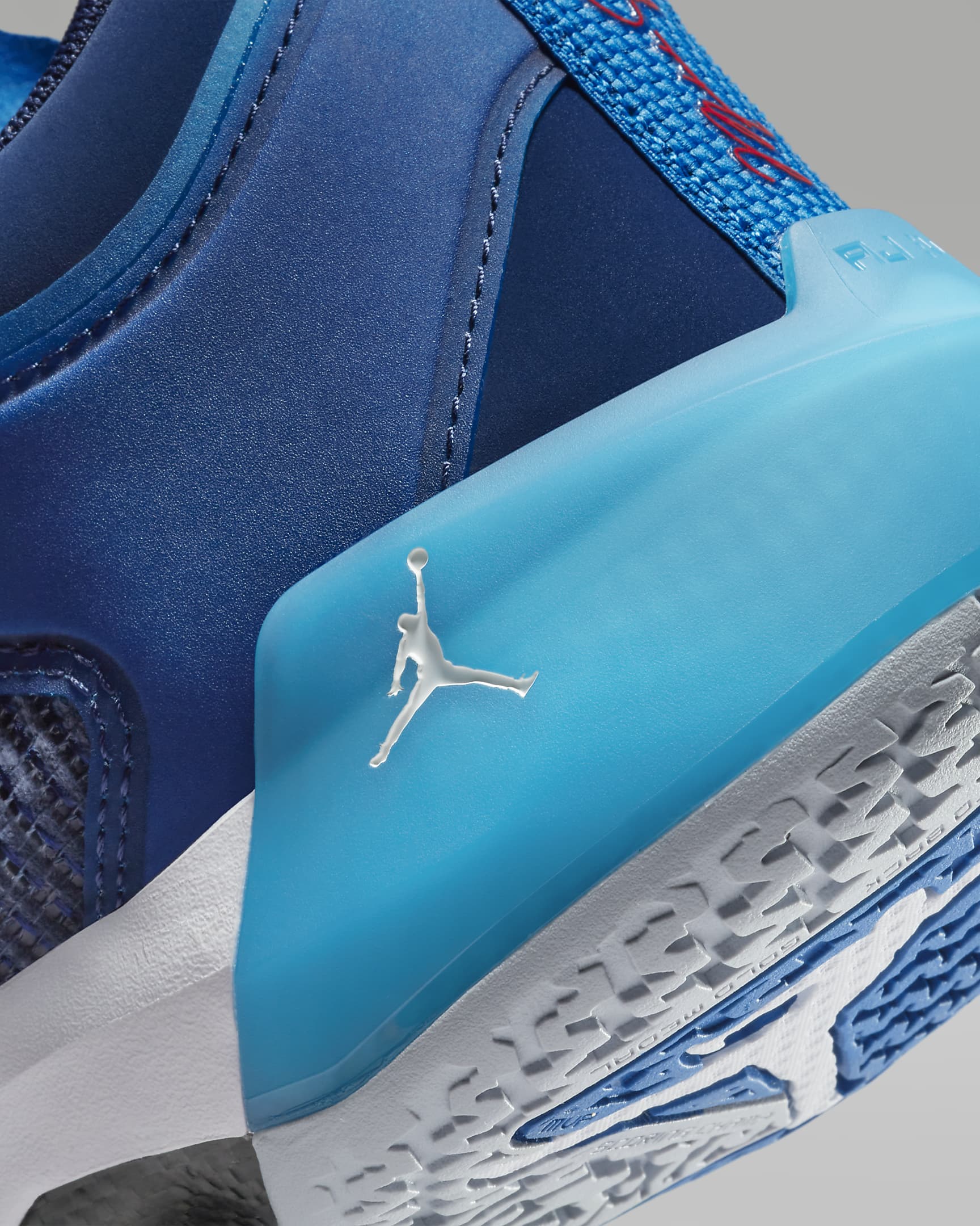 Air Jordan XXXVII Low Basketball Shoes. Nike HR
