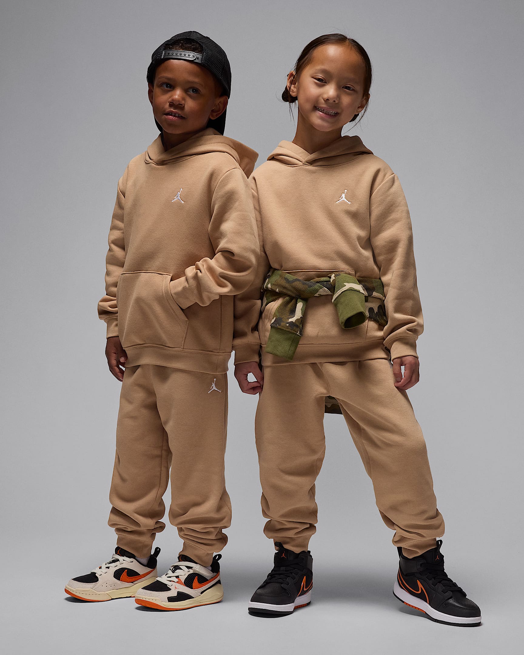Conjunto de 2 piezas con sudadera con gorro sin cierre para niños talla pequeña Jordan Brooklyn Fleece - Cáñamo