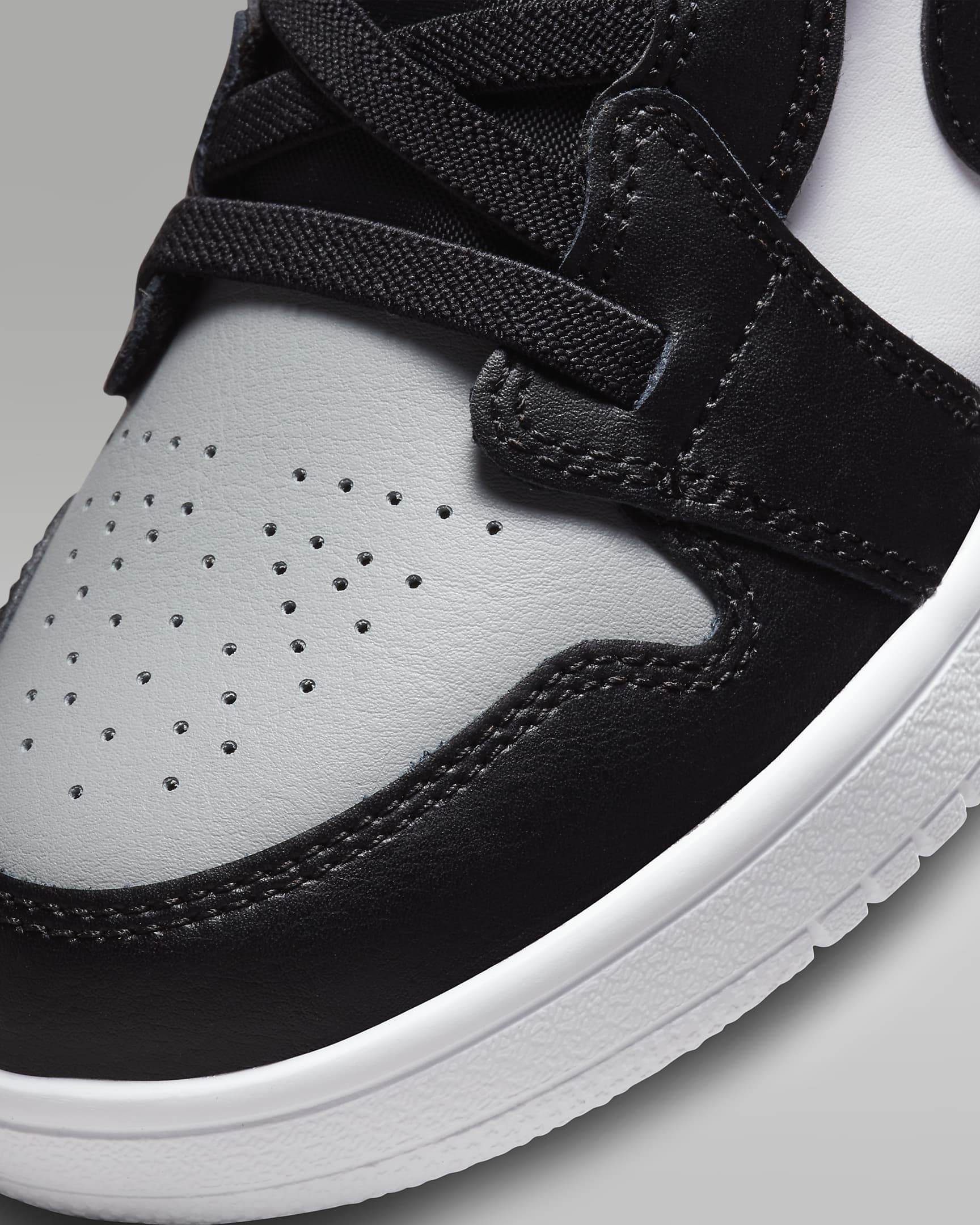 Jordan 1 Low Alt Little Kids' Shoe. Nike JP