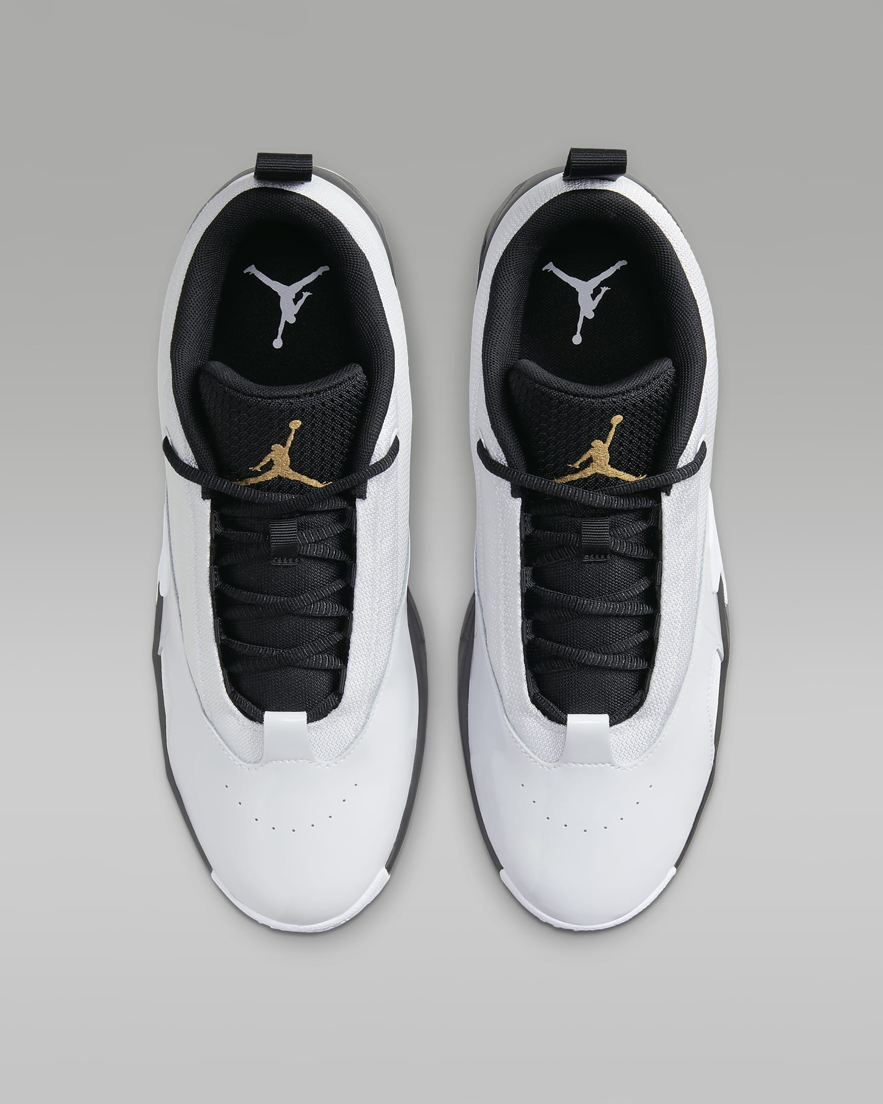 Jordan Max Aura 6 Men's Shoes - White/Black/Metallic Gold