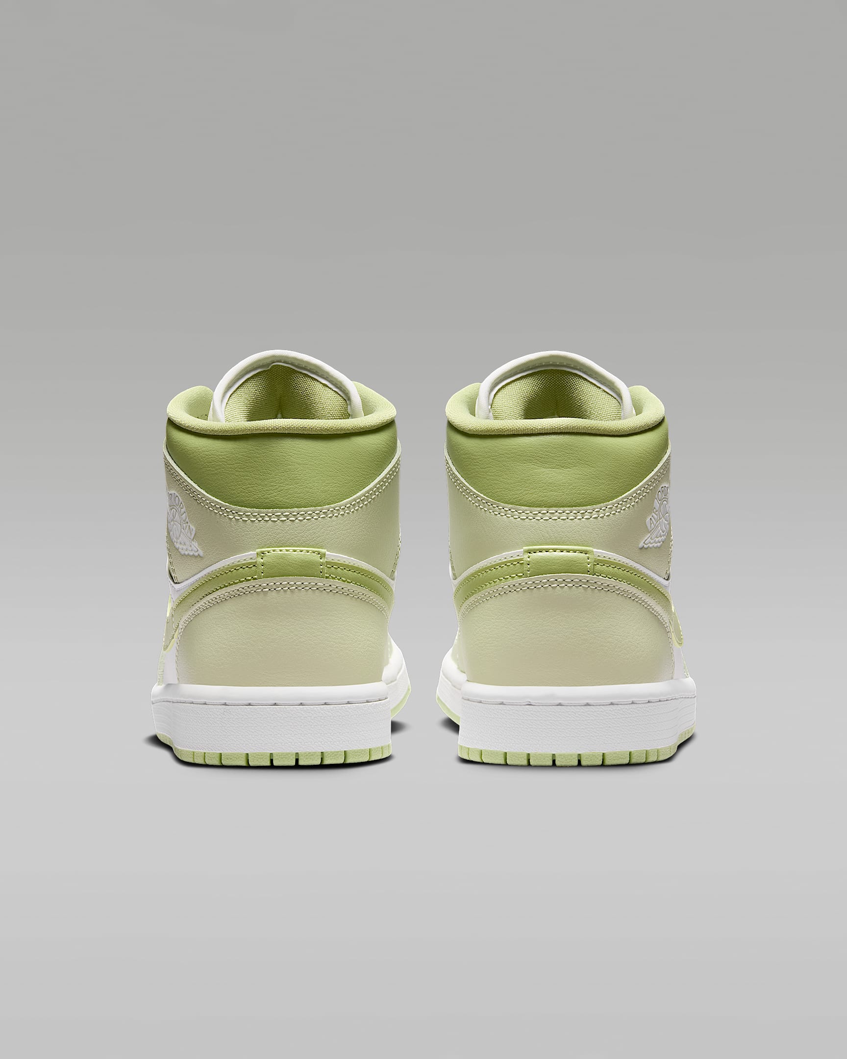 Chaussure Air Jordan 1 Mid pour femme - Olive Aura/Lawn/Coconut Milk/Sail