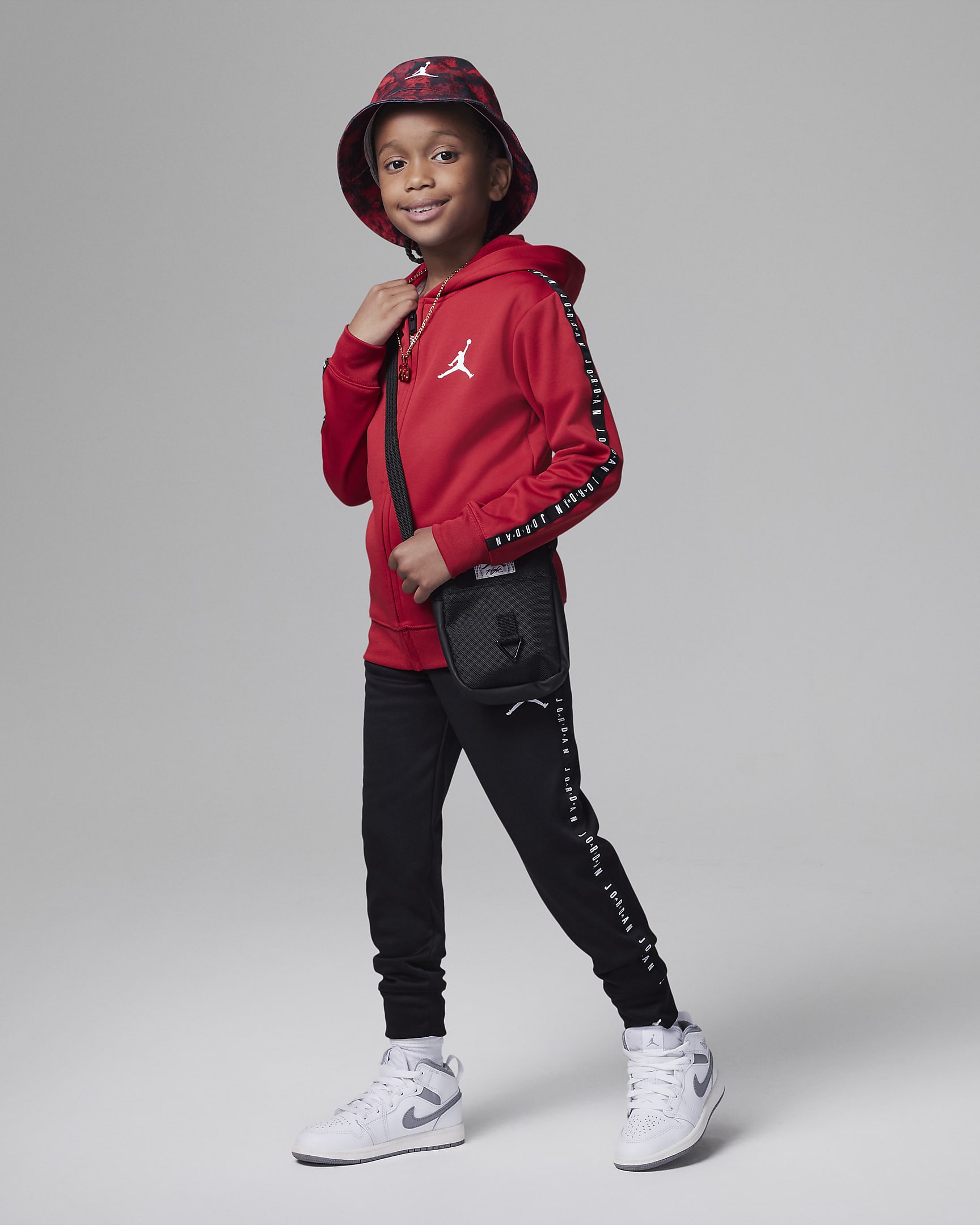 Air Jordan Therma Taping Set Little Kids 2-Piece Hoodie Set. Nike.com