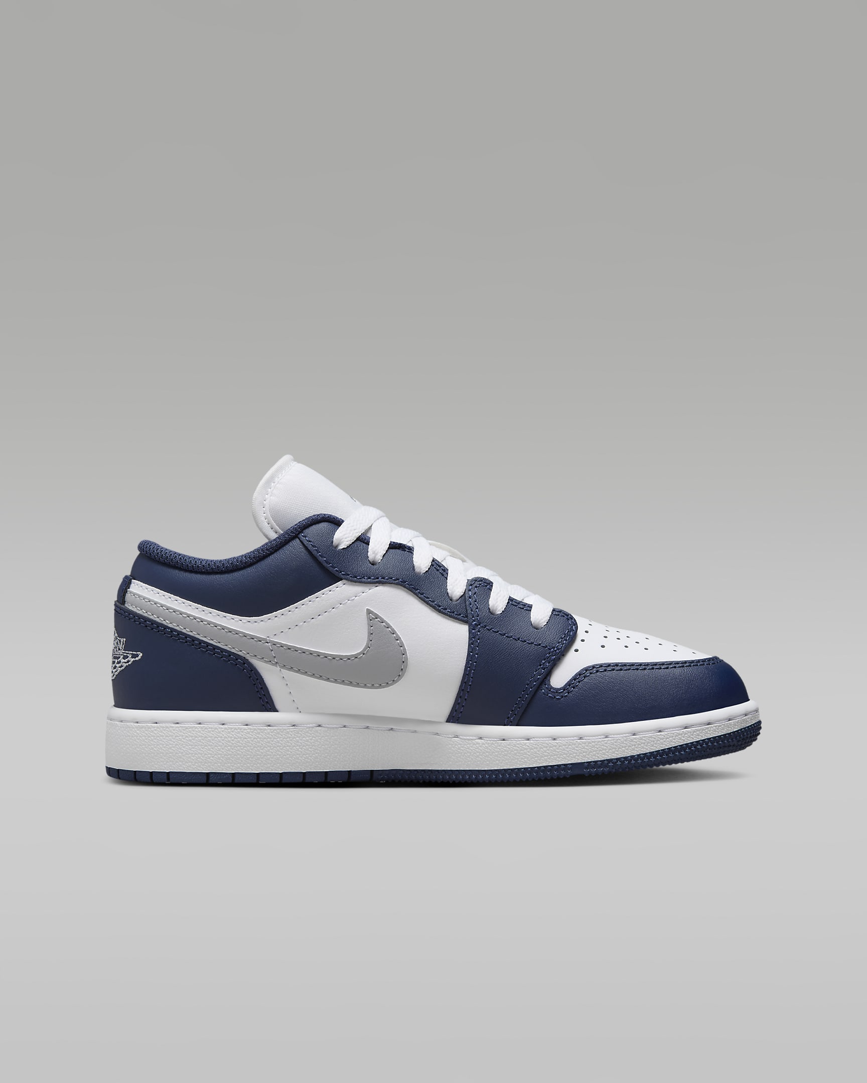 Boty Air Jordan 1 Low pro větší děti - Bílá/Midnight Navy/Wolf Grey