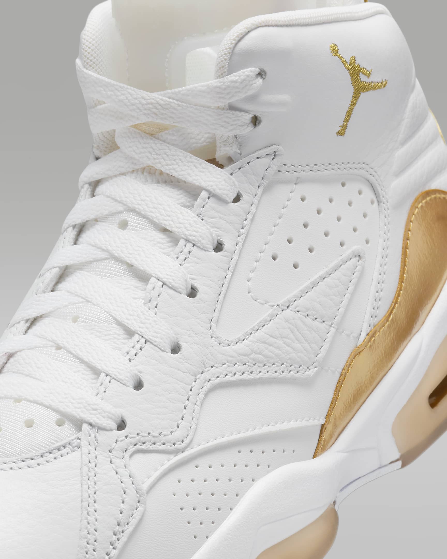 Jordan MVP Women's Shoes - White/Gum Light Brown/Metallic Gold