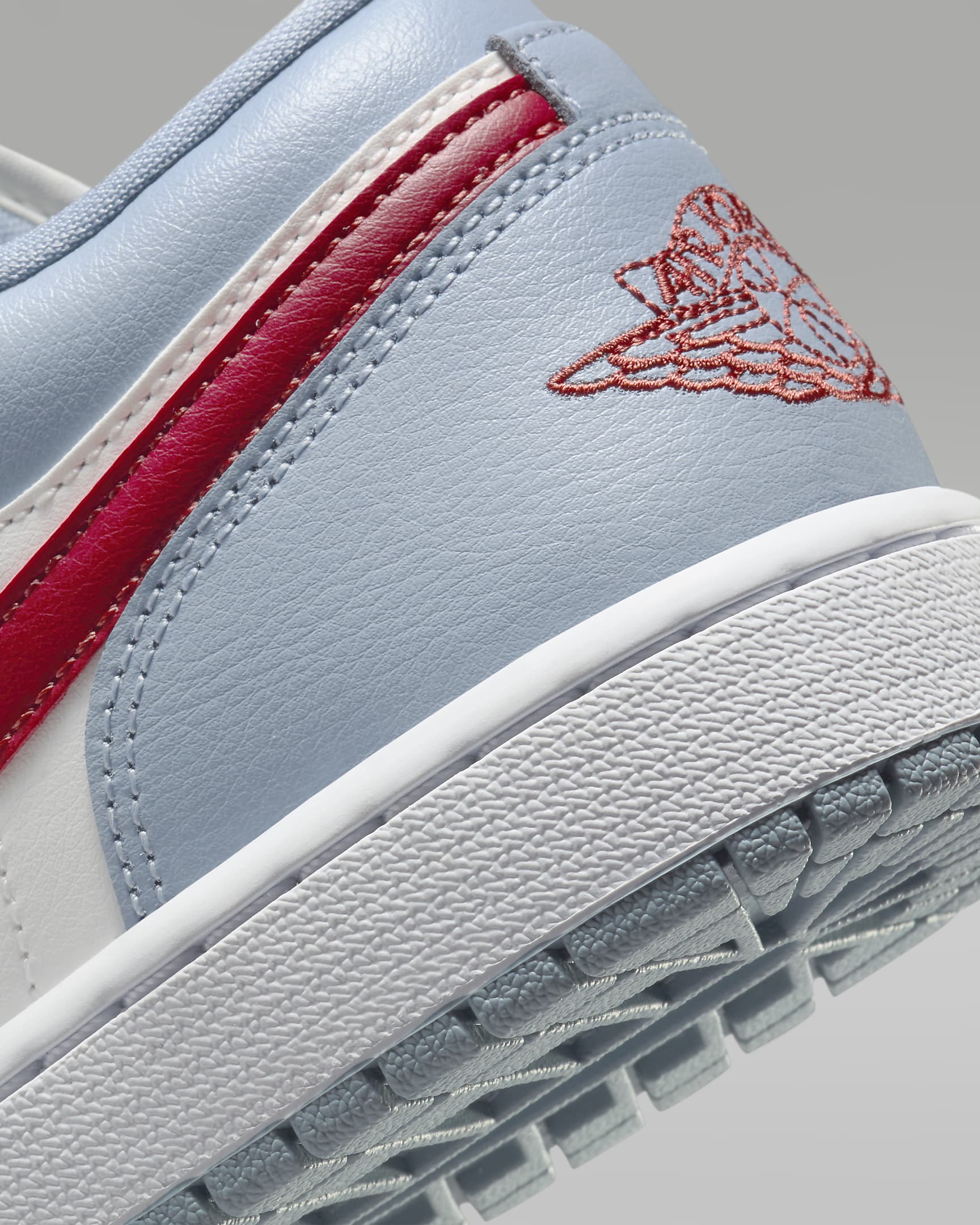 Air Jordan 1 Low Damenschuh - Sail/Blue Grey/Weiß/Dune Red