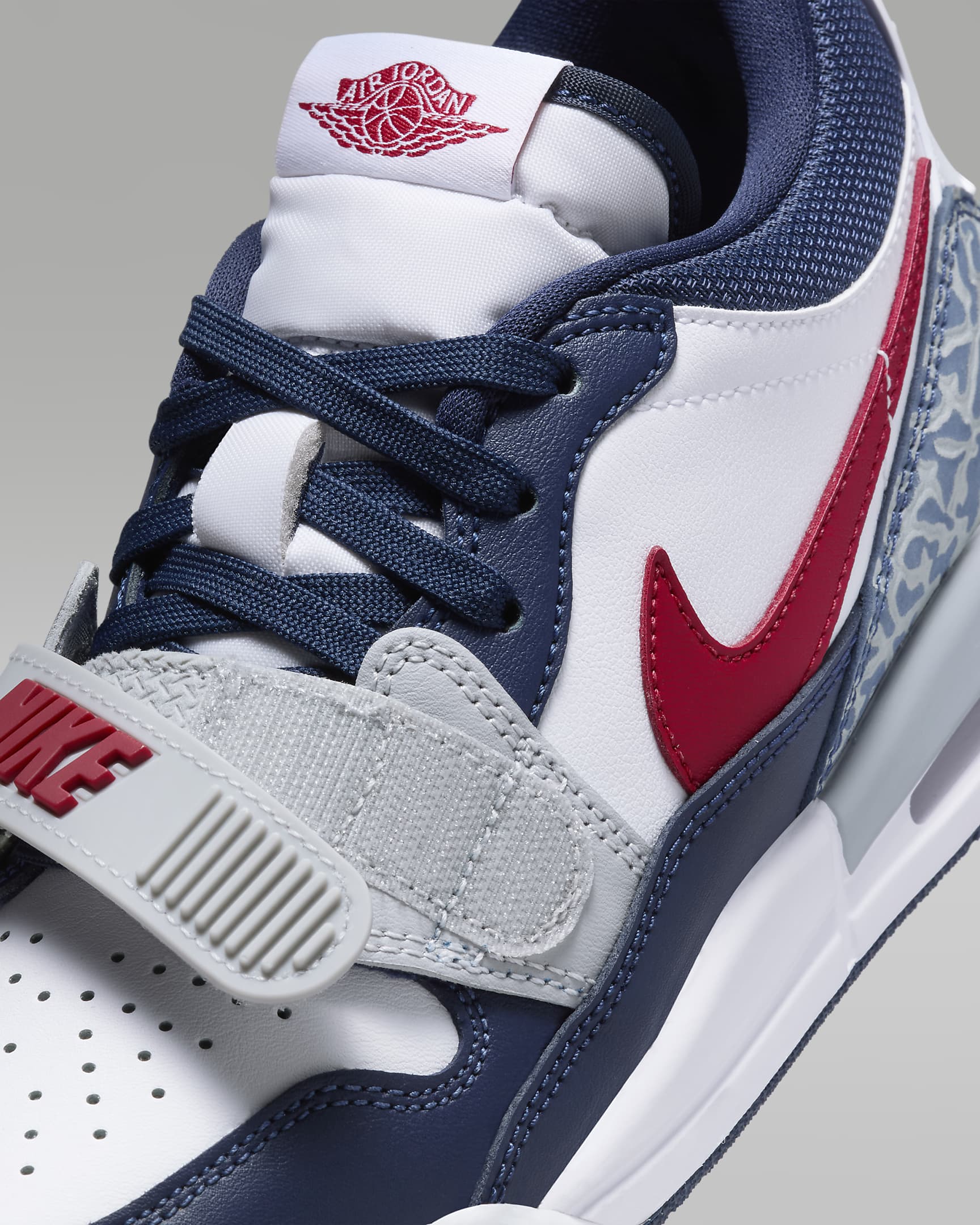 รองเท้าเด็กโต Air Jordan Legacy 312 Low - ขาว/Midnight Navy/Wolf Grey/Varsity Red