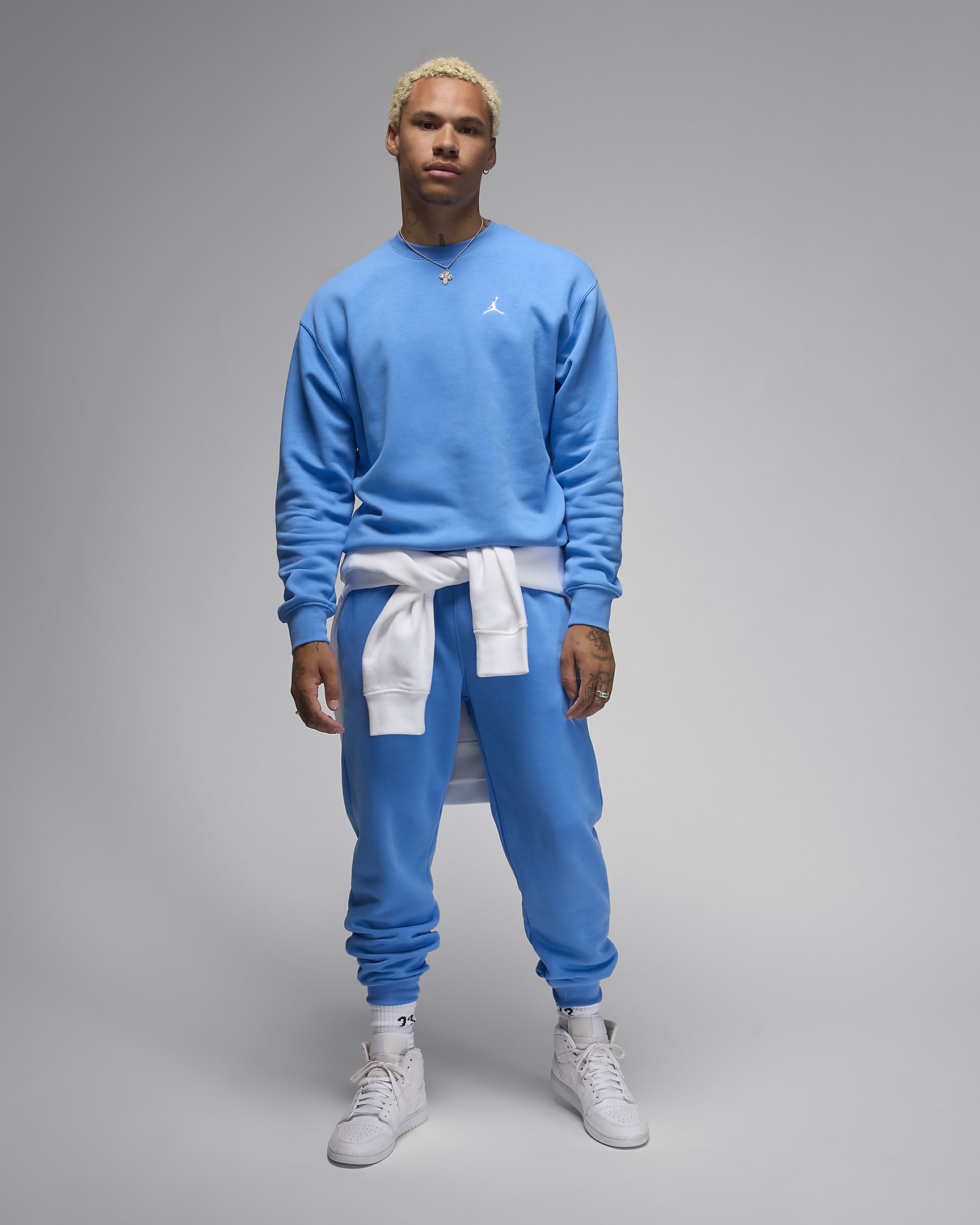 Sweat à col ras-du-cou en tissu Fleece Jordan Brooklyn pour homme - Legend Blue/Blanc