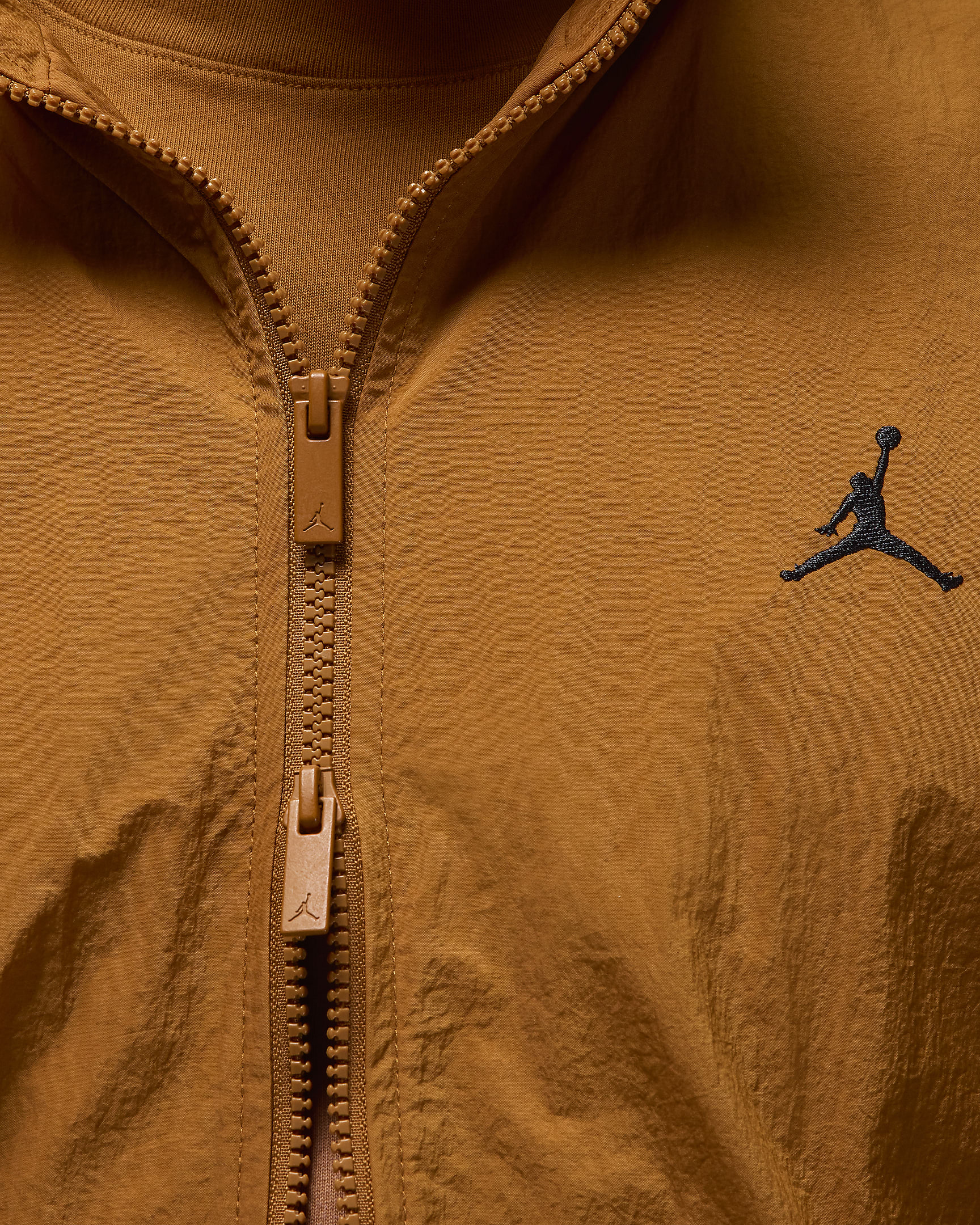 Jordan Essentials Jacke (Herren) - Desert Bronze/Desert Bronze/Schwarz