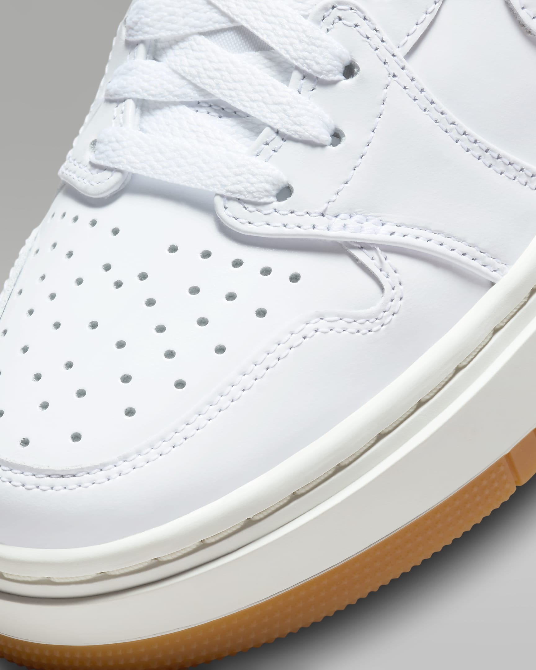 Elevate Your Beach Style: Barillari Milano - 28hs6o3