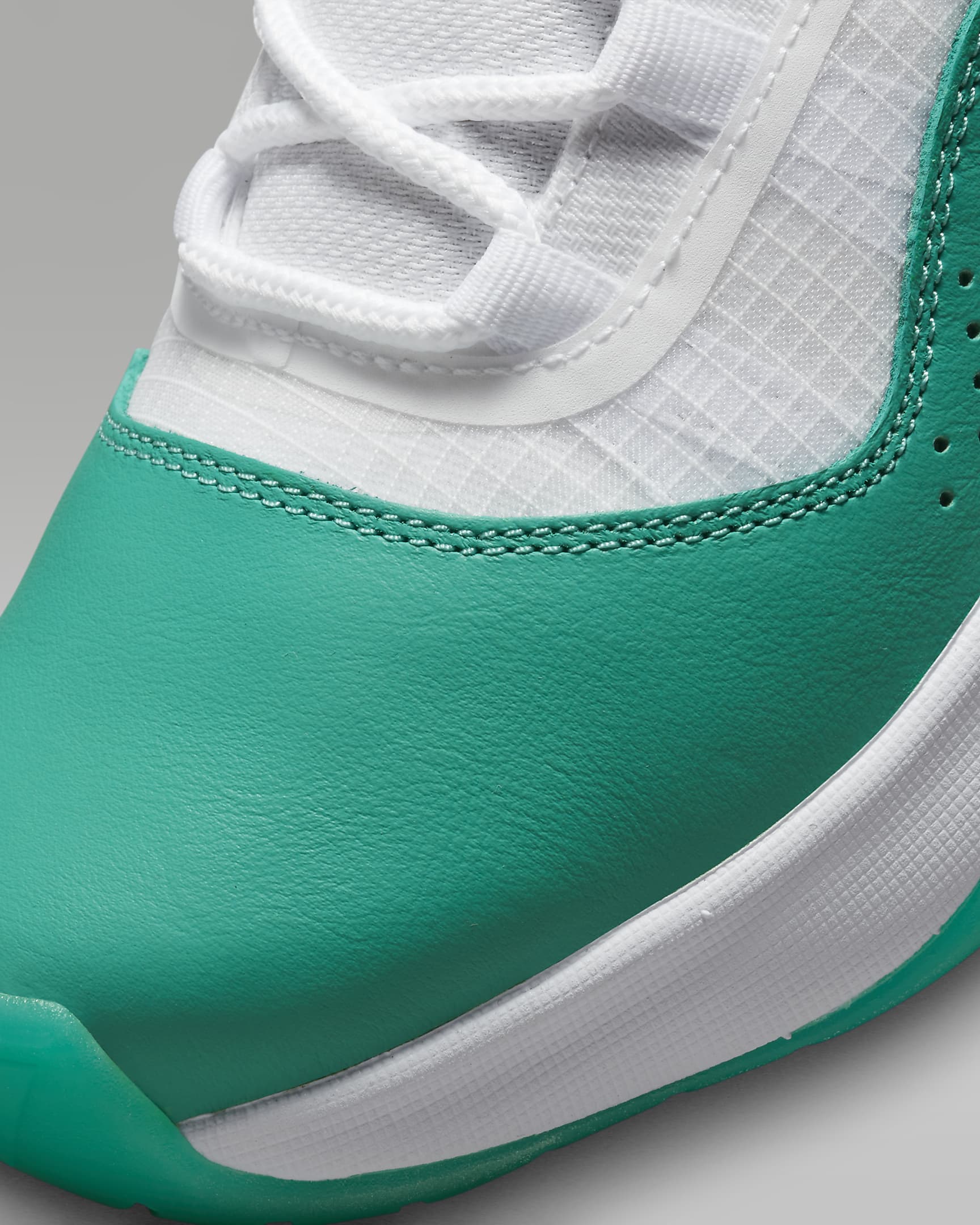 Air Jordan 11 CMFT Low Women's Shoes. Nike AT