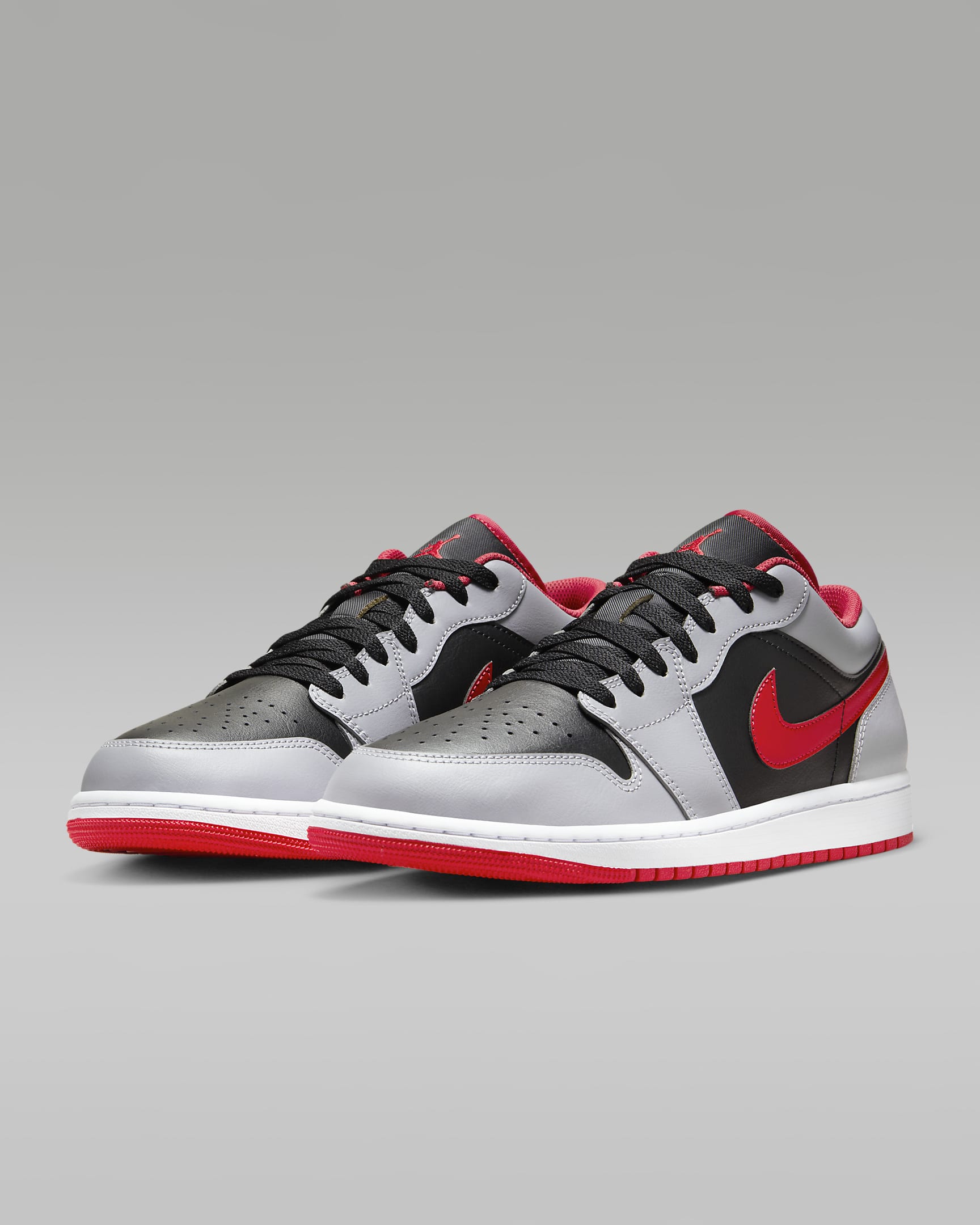 Chaussure Air Jordan 1 Low pour Homme - Noir/Cement Grey/Blanc/Fire Red