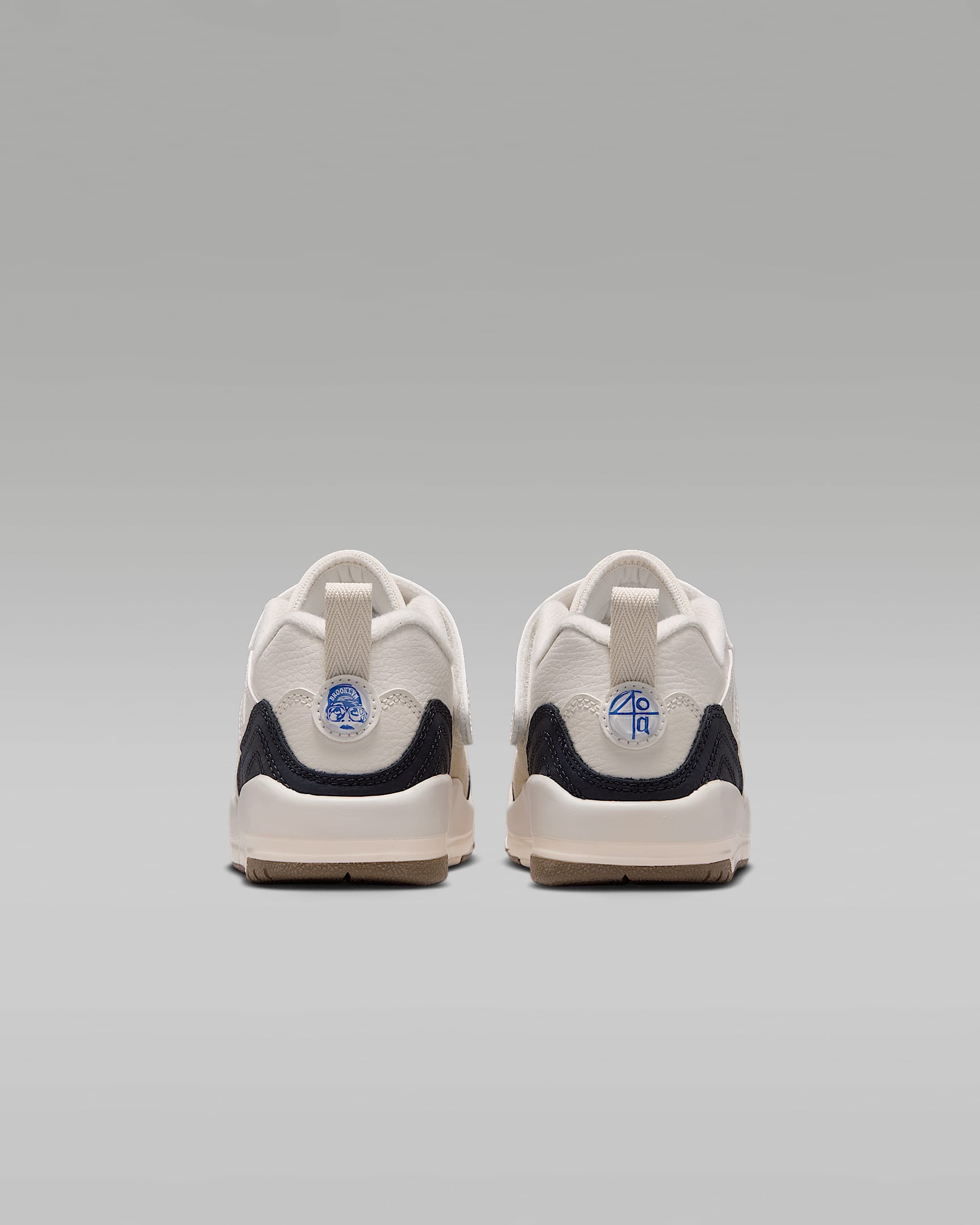 Tenis para niños de preescolar Jordan Spizike Low FC - Fantasma/Vela/Azul eléctrico/Rojo universitario