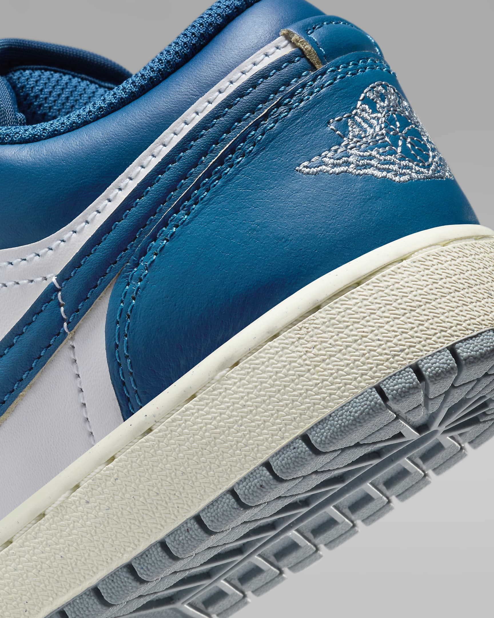 Air Jordan 1 Low SE Big Kids' Shoes - White/Blue Grey/Sail/Industrial Blue