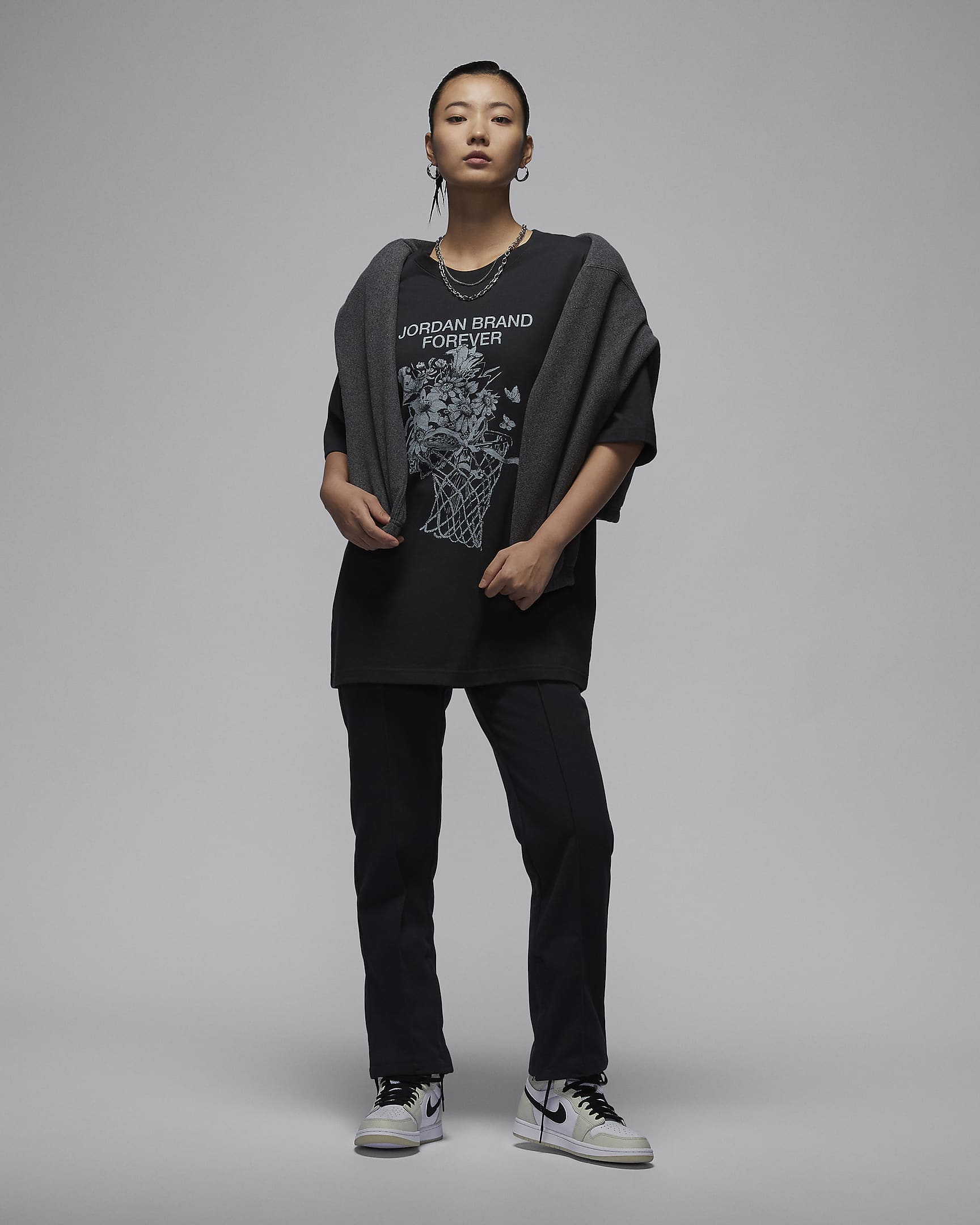 Jordan Women's Oversized Graphic T-Shirt - Off Noir