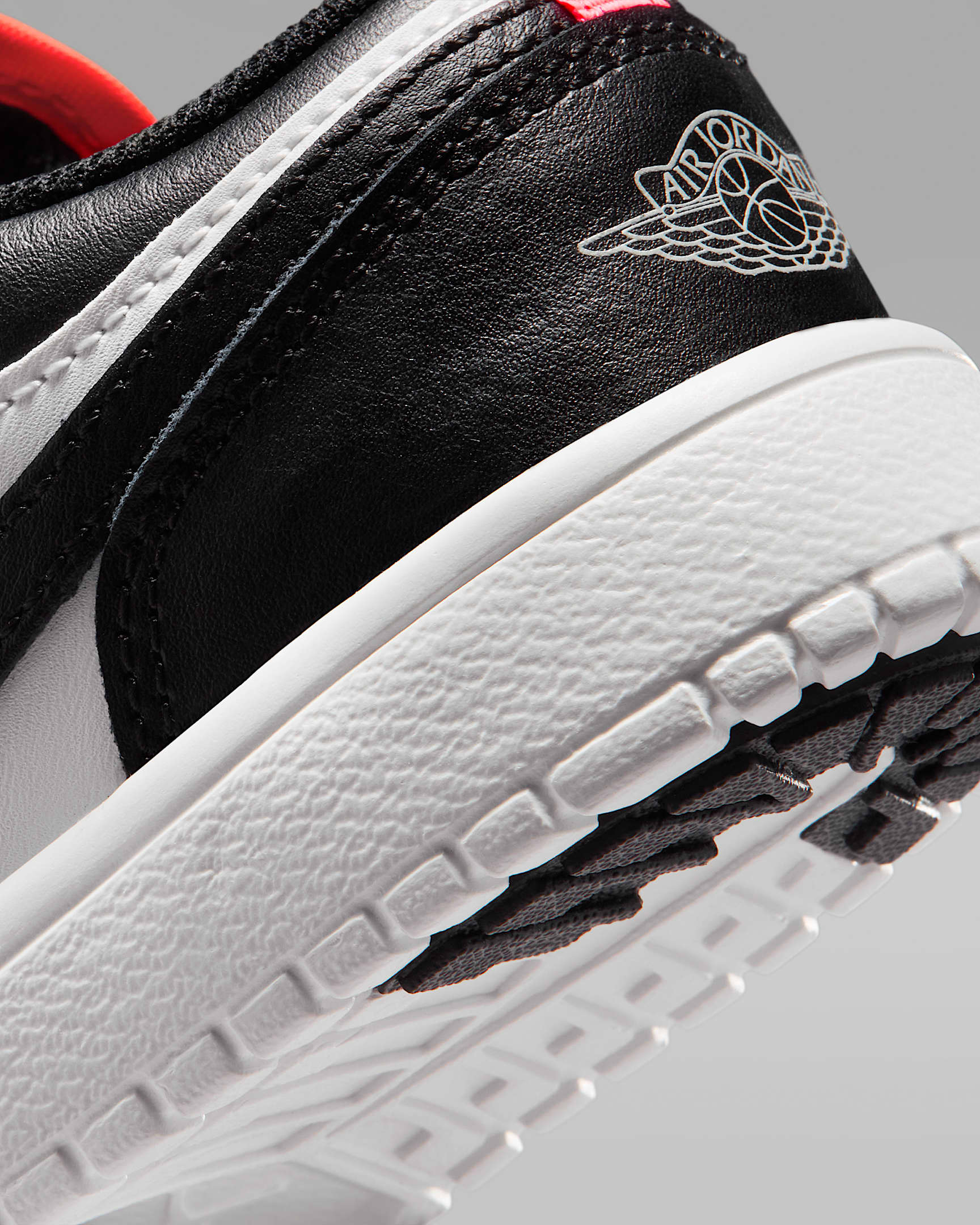 Jordan 1 低筒 Alt 小童鞋款 - 黑色/Summit White/Infrared 23/黑色