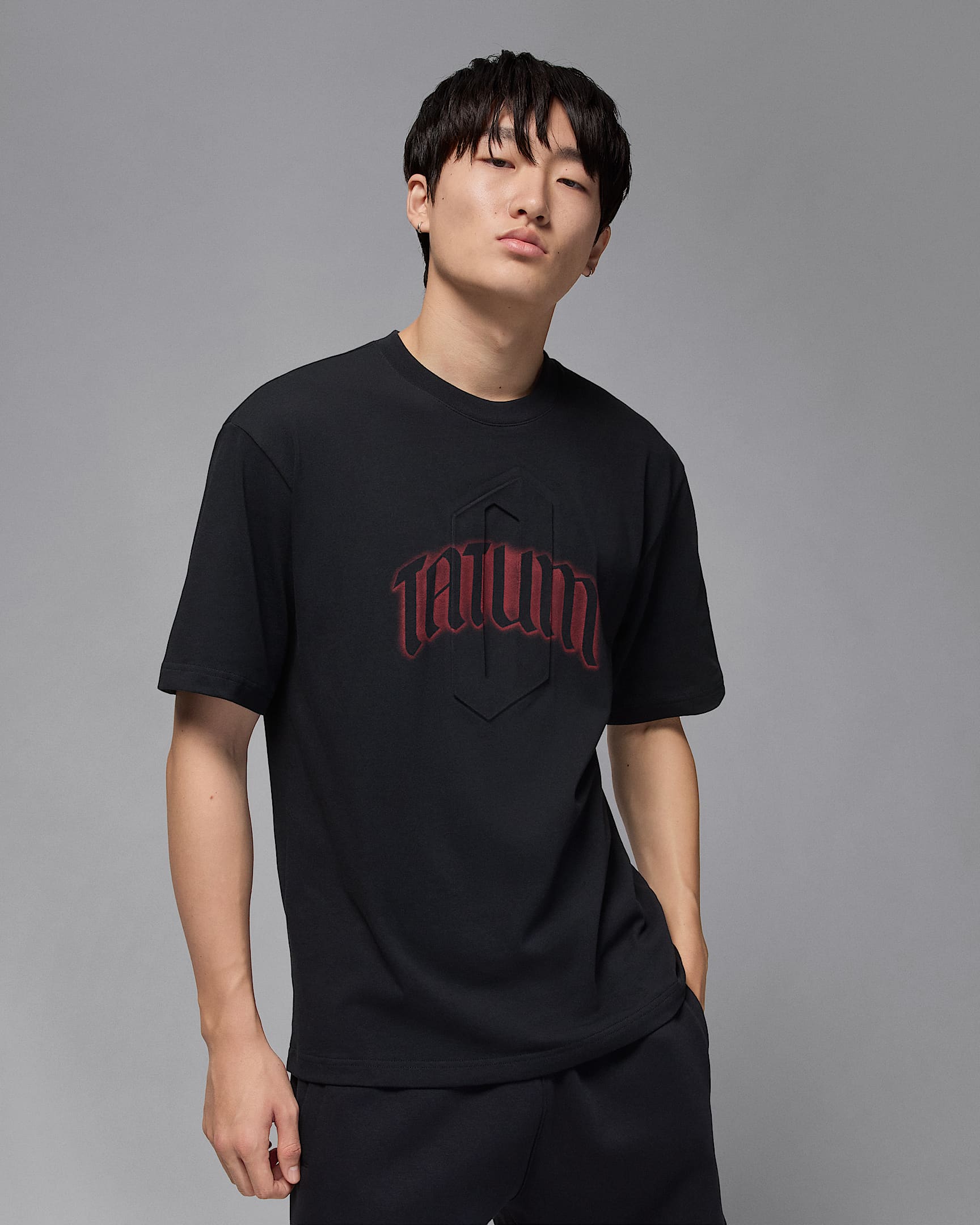 テイタム メンズ Tシャツ - ブラック/ユニバーシティレッド