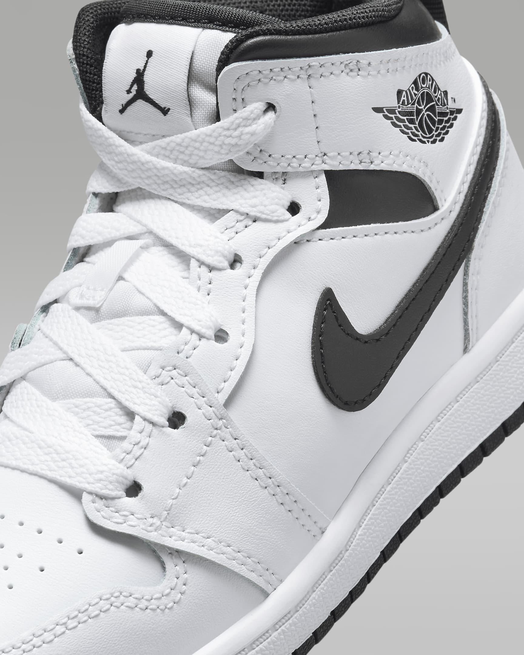 Tenis para niños de preescolar Jordan 1 Mid - Blanco/Blanco/Negro/Negro