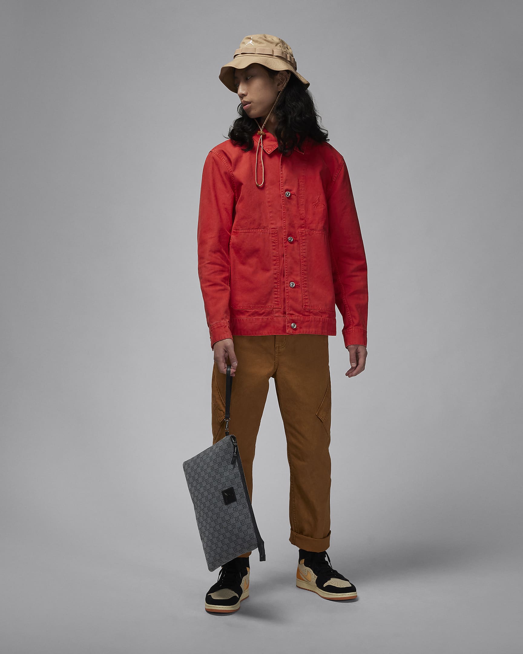 Jordan Monogram Pouch (0.98L).