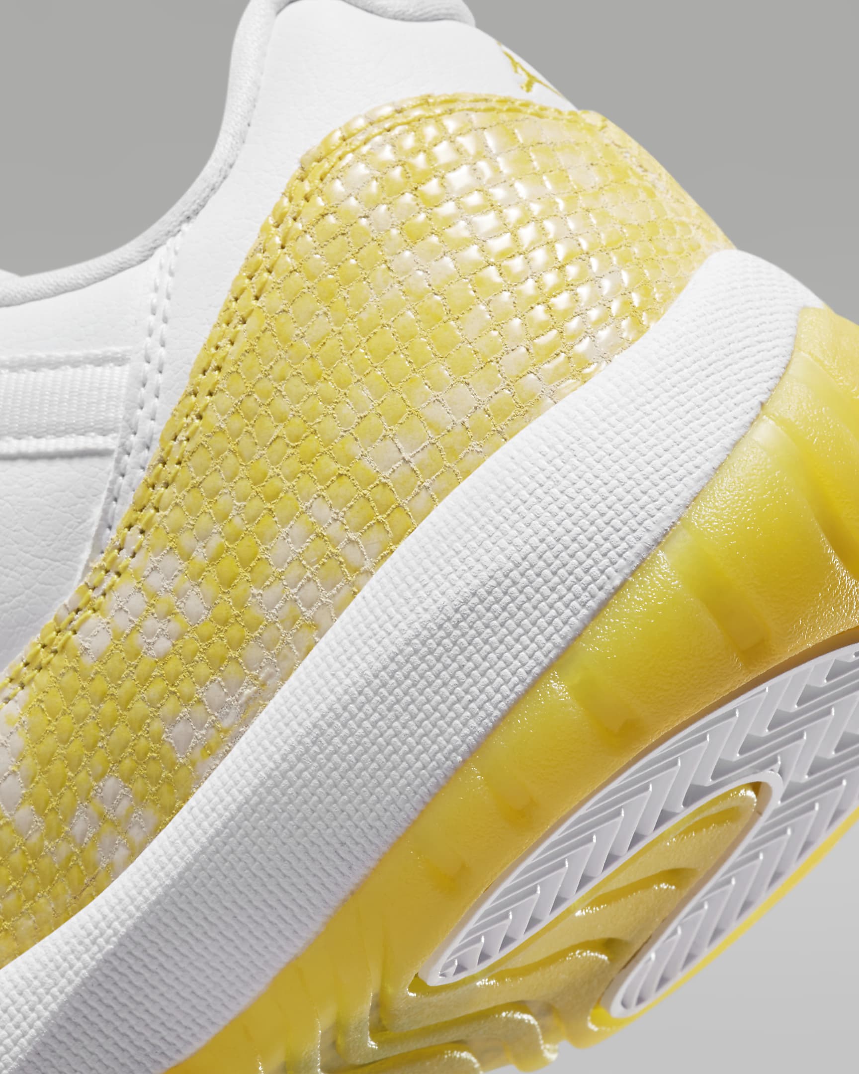 Air Jordan 11 Retro Low Women