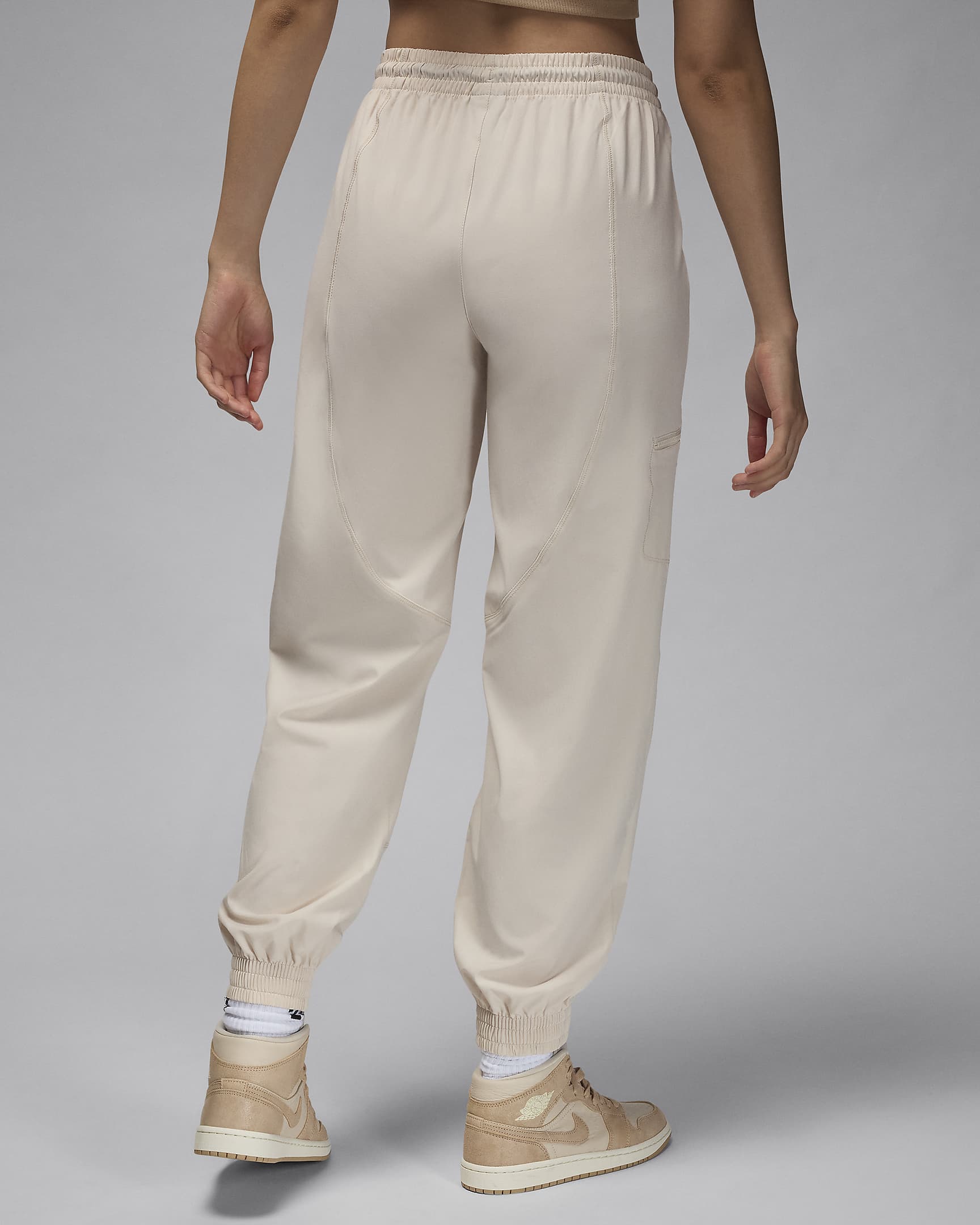 Jordan Sport Women's Tunnel Pants - Legend Light Brown/Legend Medium Brown