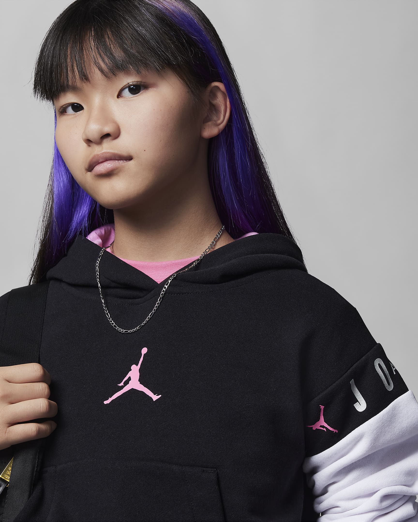 Jordan Holiday Shine Glitter Sweatshirt Hoodie Older Kids' Hoodie. Nike FI