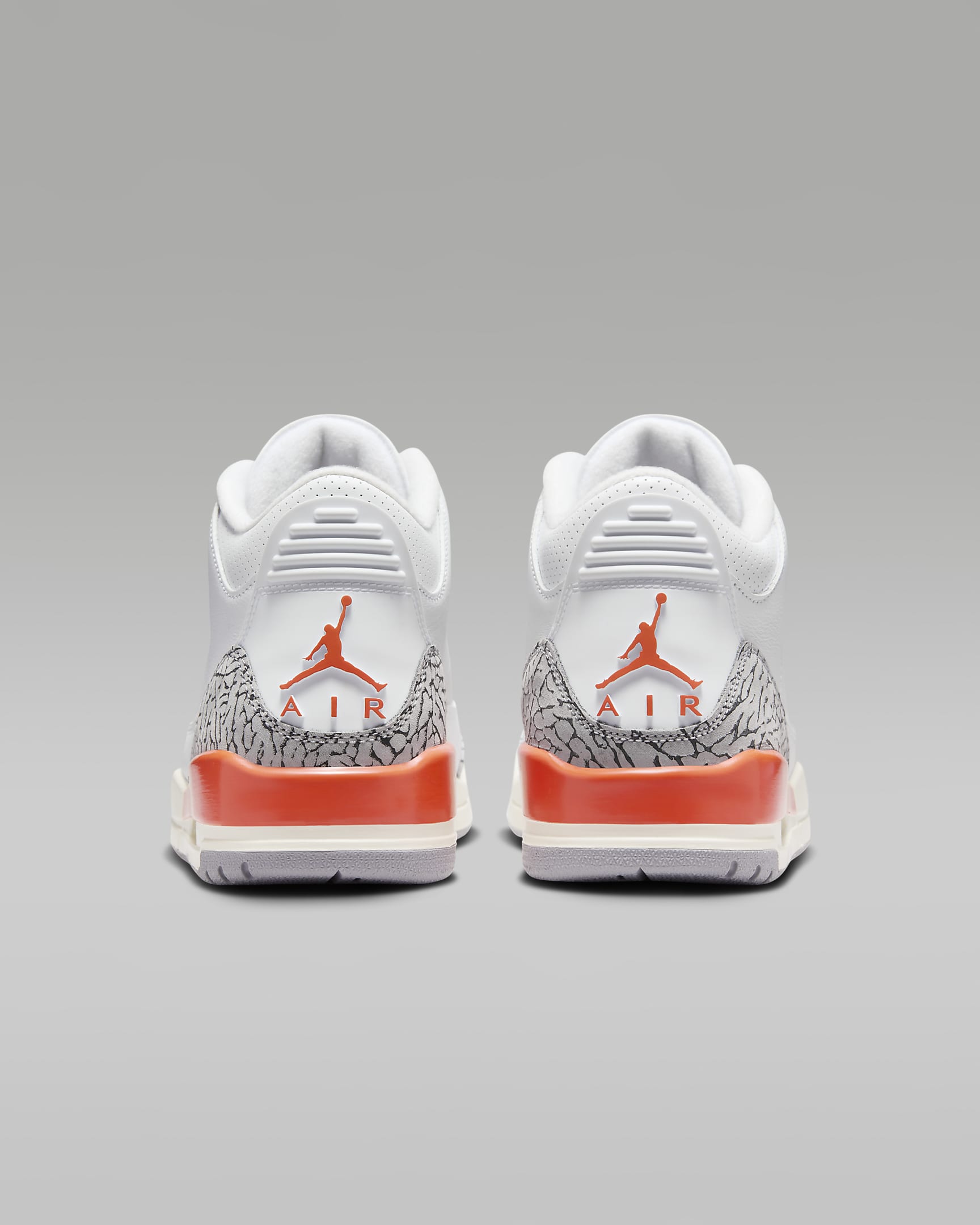 Calzado para mujer Air Jordan 3 Retro - Blanco/Vela/Gris cemento/Arcilla cósmico