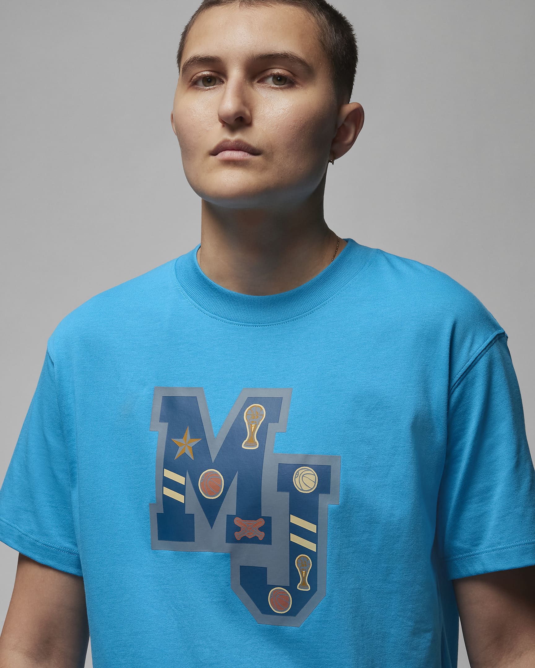 Jordan Women's Graphic Girlfriend T-Shirt. Nike AT