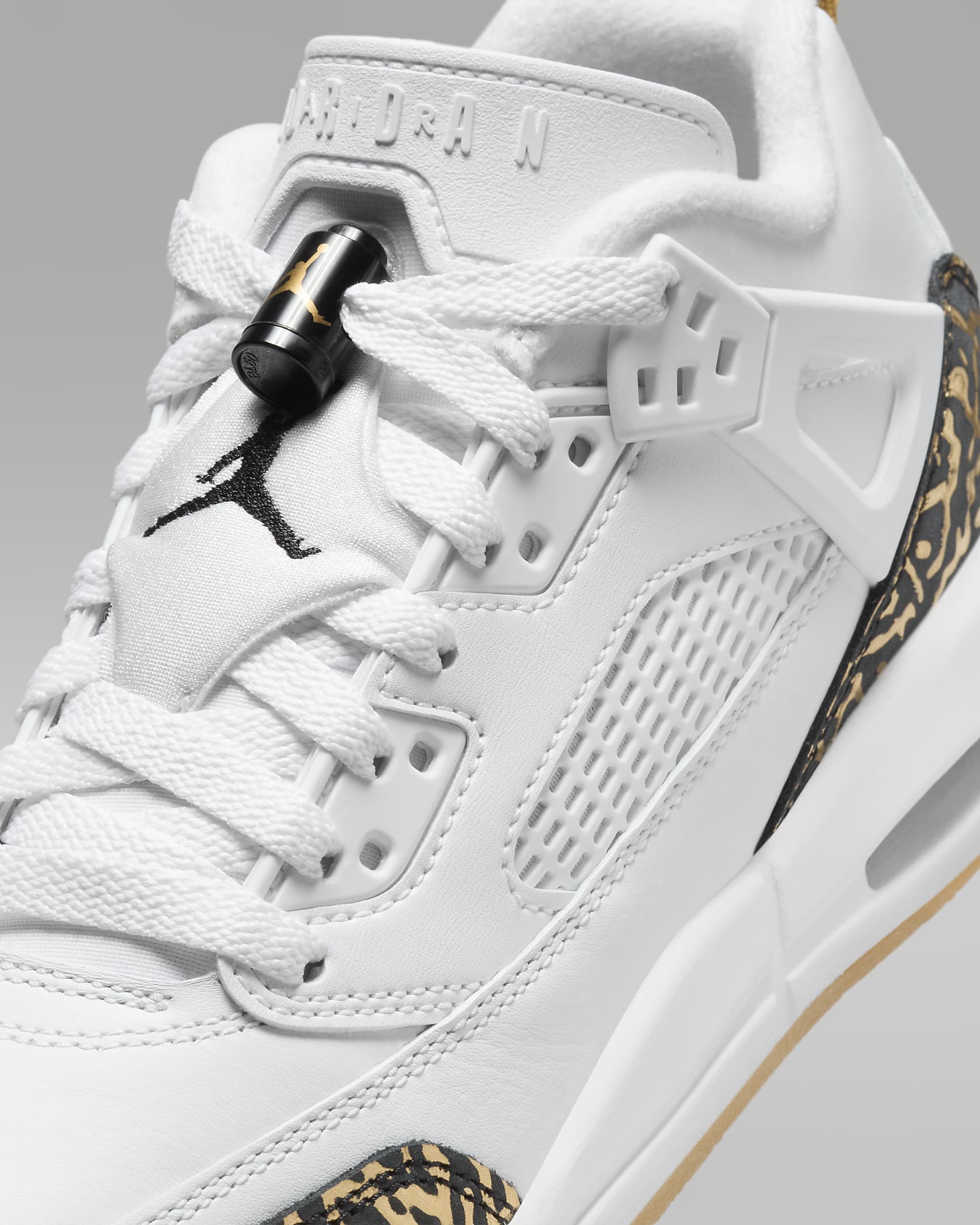 Jordan Spizike Low Big Kids' Shoes - White/Metallic Gold/Sail/Black