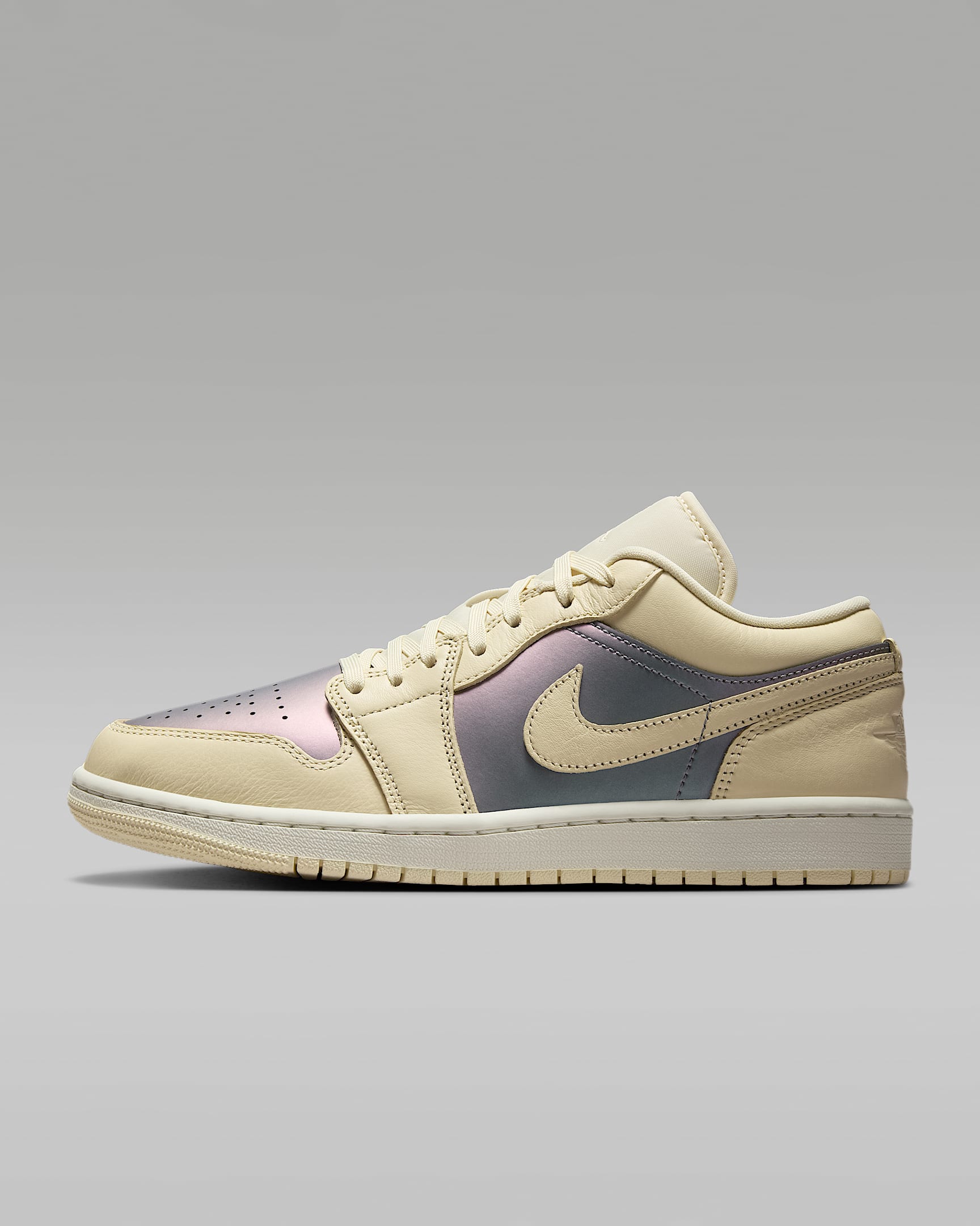 Chaussure Air Jordan 1 Low SE pour femme - Muslin/Sail/Royal Tint/Muslin