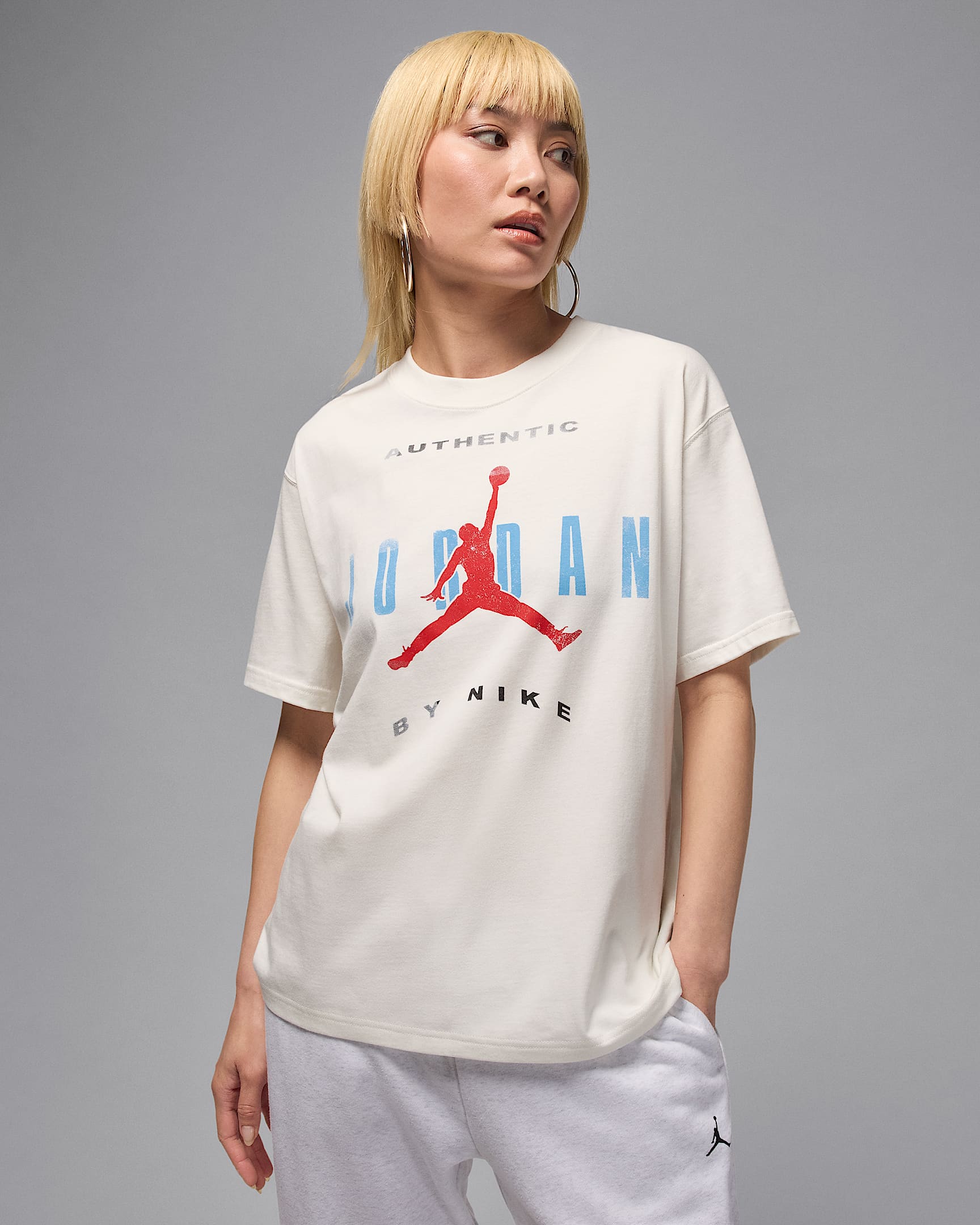 Jordan Flight Women's Graphic T-Shirt - Sail/University Blue/University Red