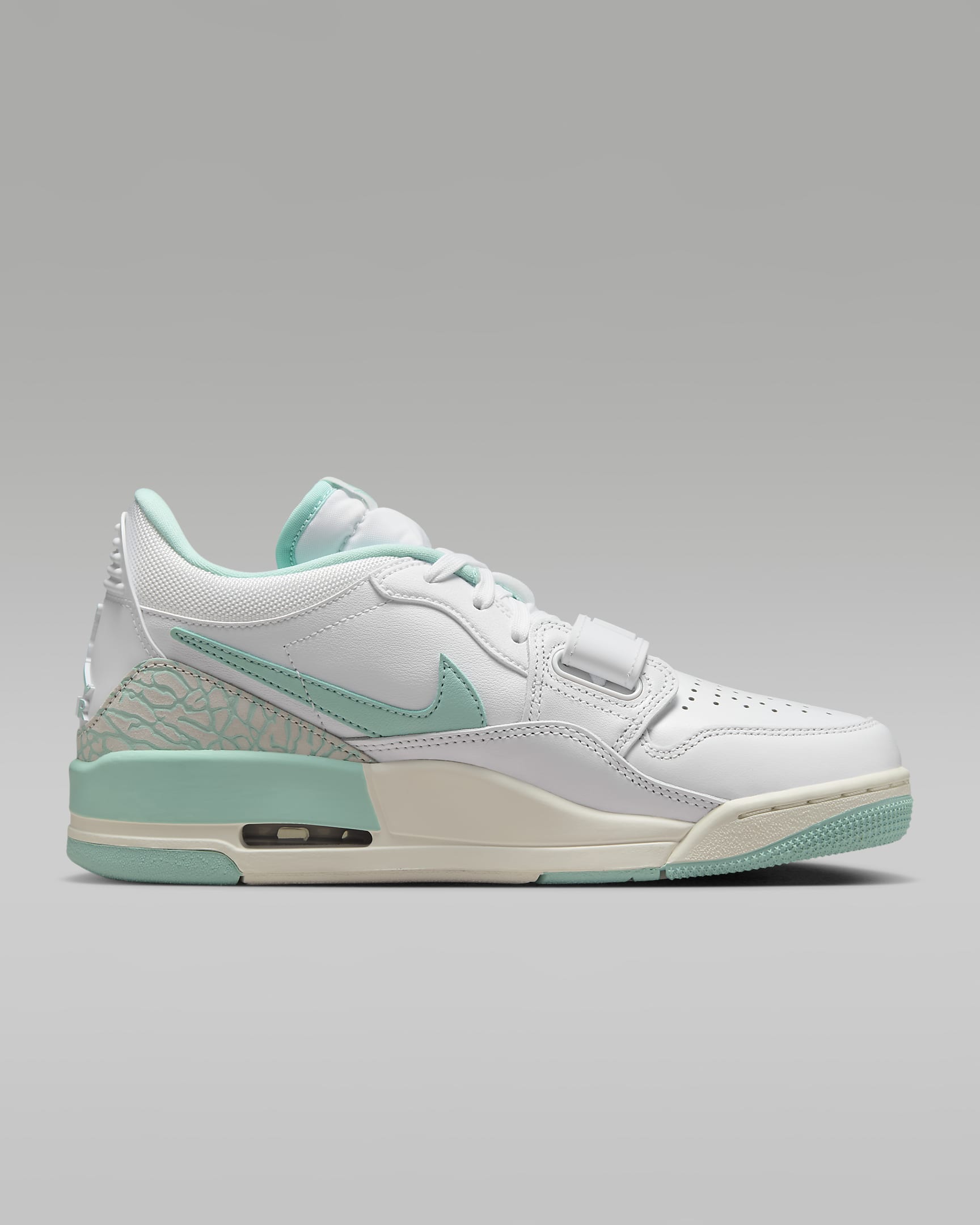 Air Jordan Legacy 312 Low Women's Shoes - White/Sail/Light Dew