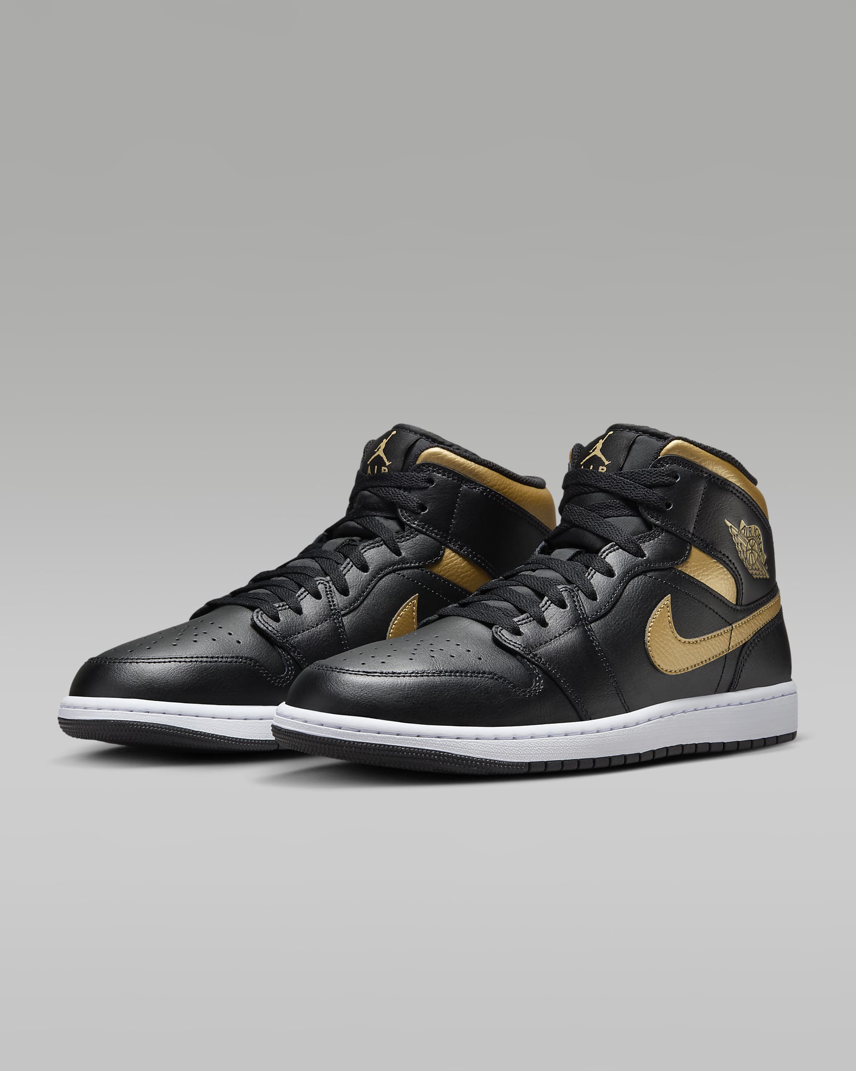 Air Jordan 1 Mid Men's Shoes - Black/White/Metallic Gold