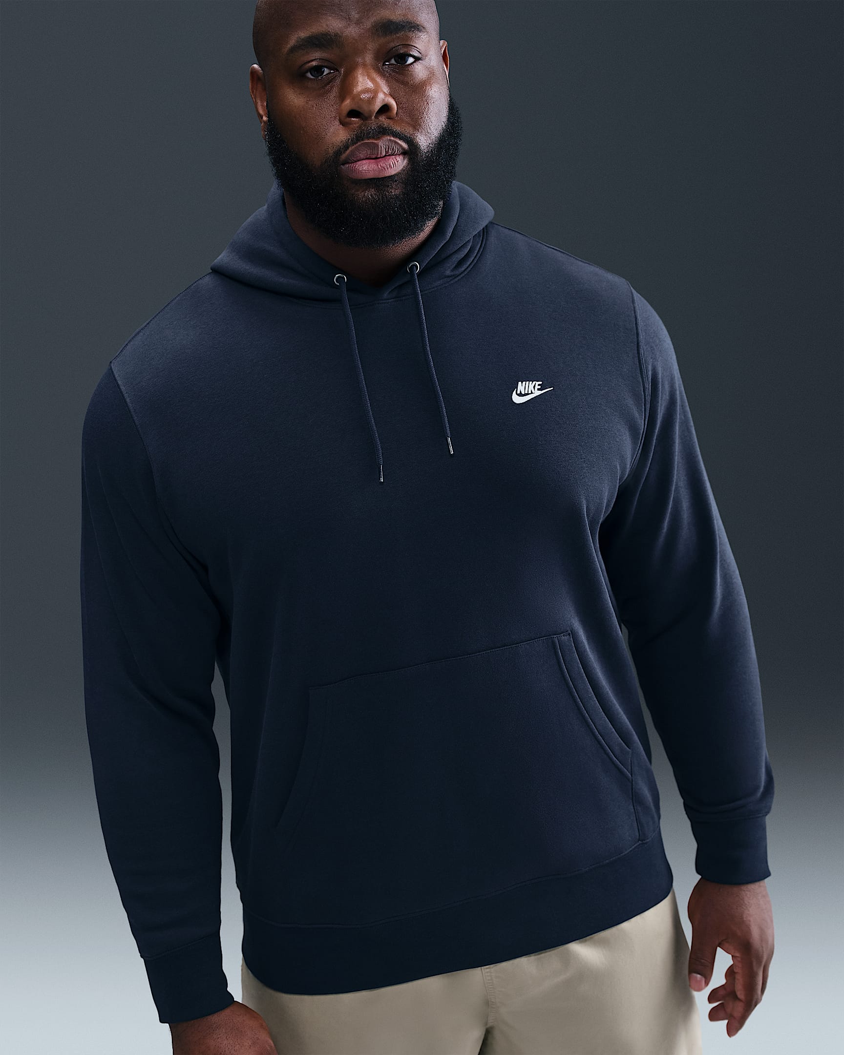 Felpa pullover in fleece con cappuccio Nike Club – Uomo - Ossidiana/Ossidiana/Bianco