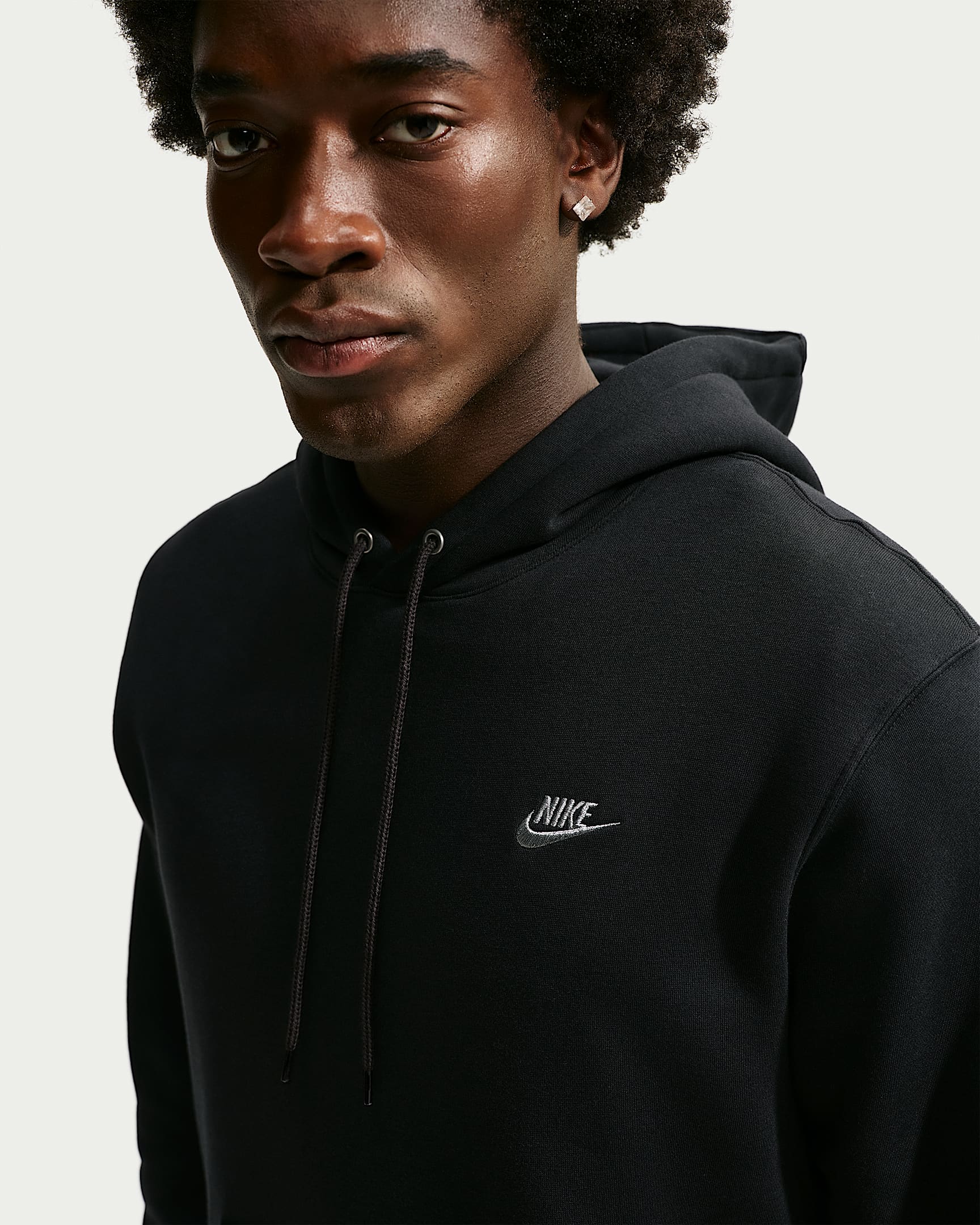 Felpa pullover in fleece con cappuccio Nike Club – Uomo - Nero/Nero/Argento metallizzato