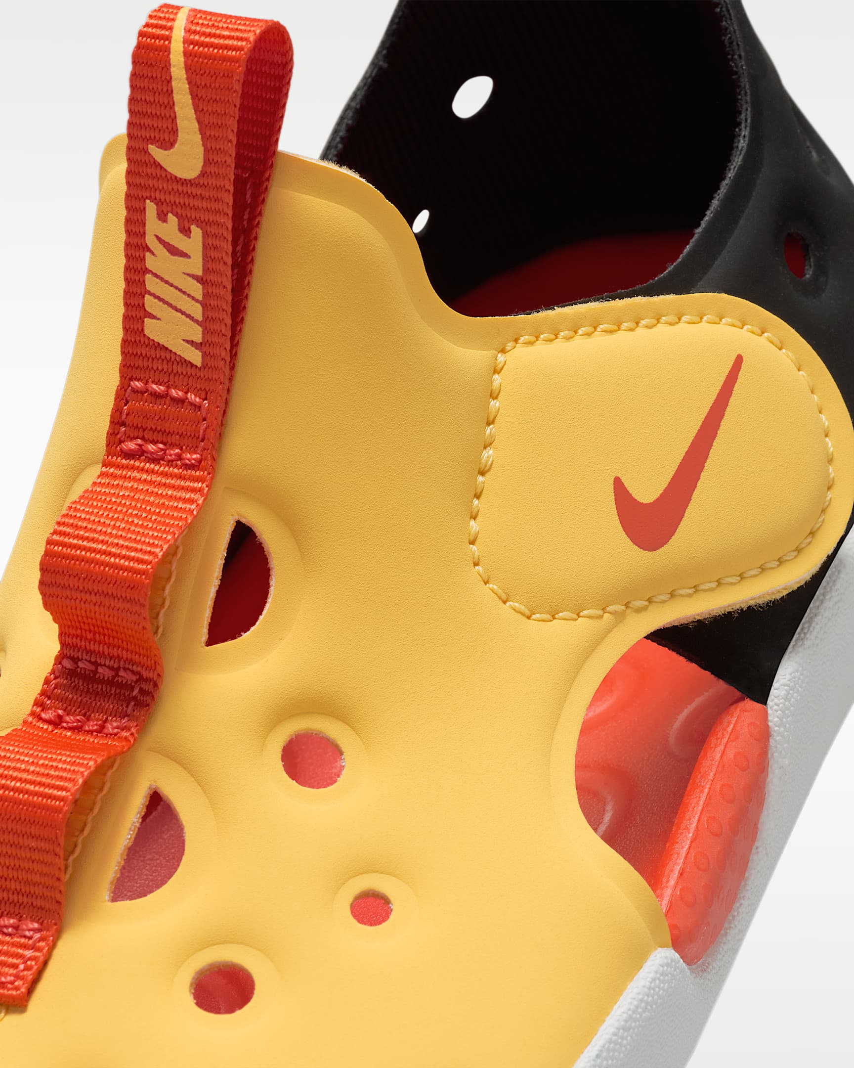 Nike Sunray Protect 4 Younger Kids' Sandals - Topaz Gold/Black/Turf Orange