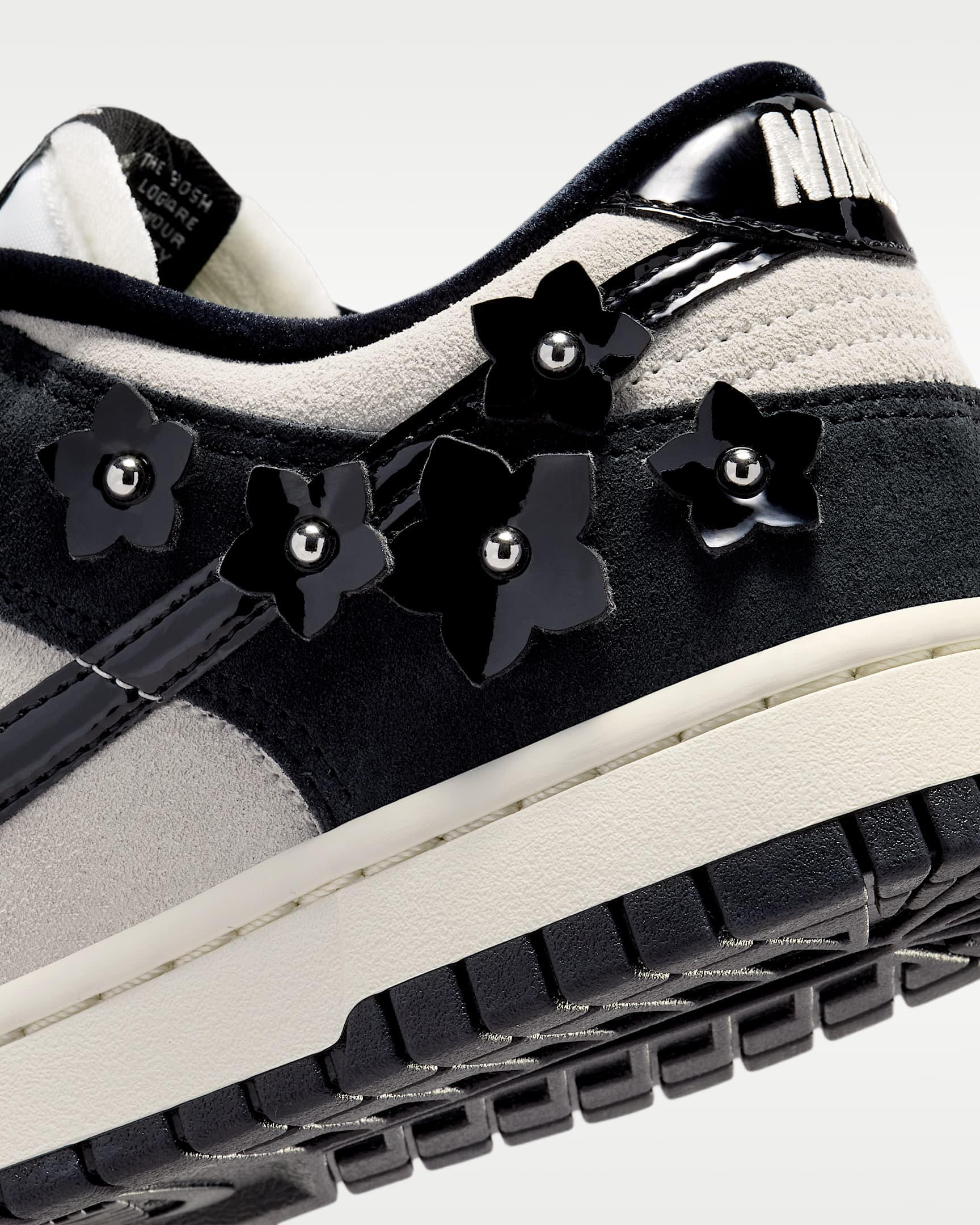 Nike Dunk Low SE "Florette" Women's Shoes - Black/Sail/Black