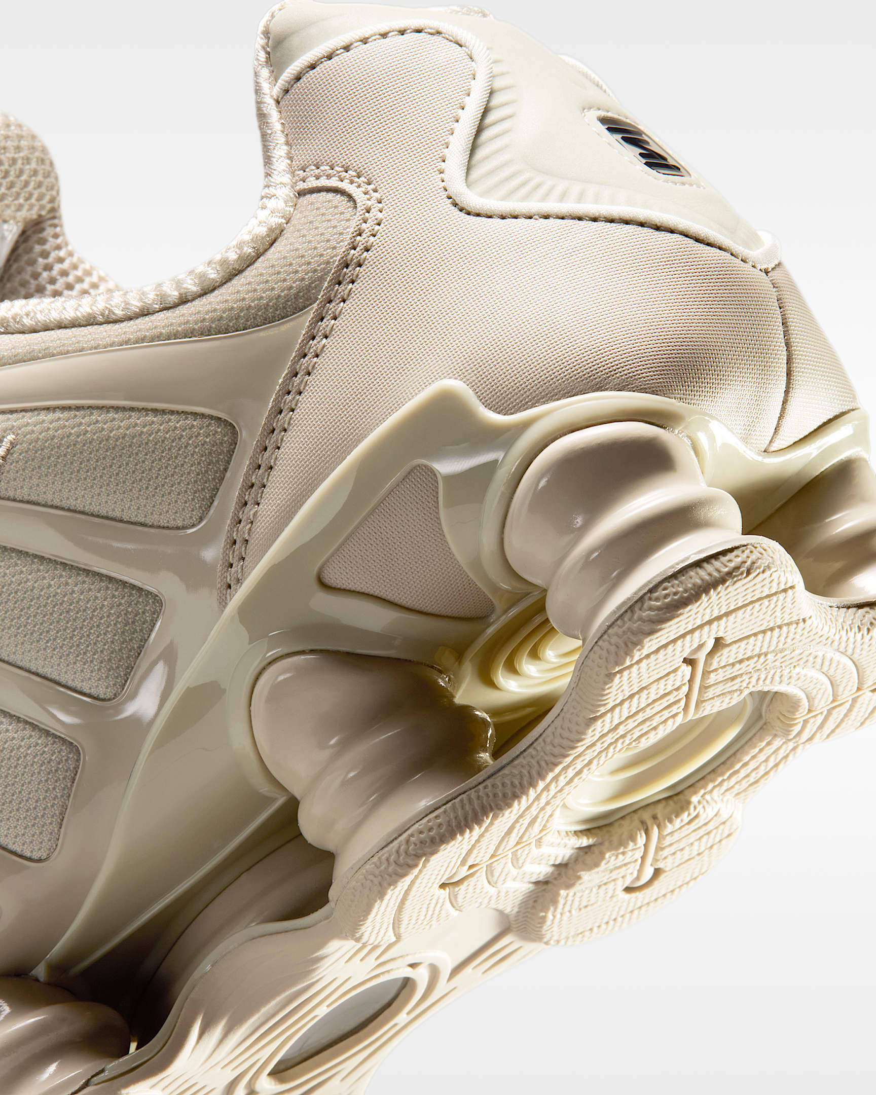 รองเท้าผู้ชาย Nike Shox TL - Cream II/Sail/ดำ