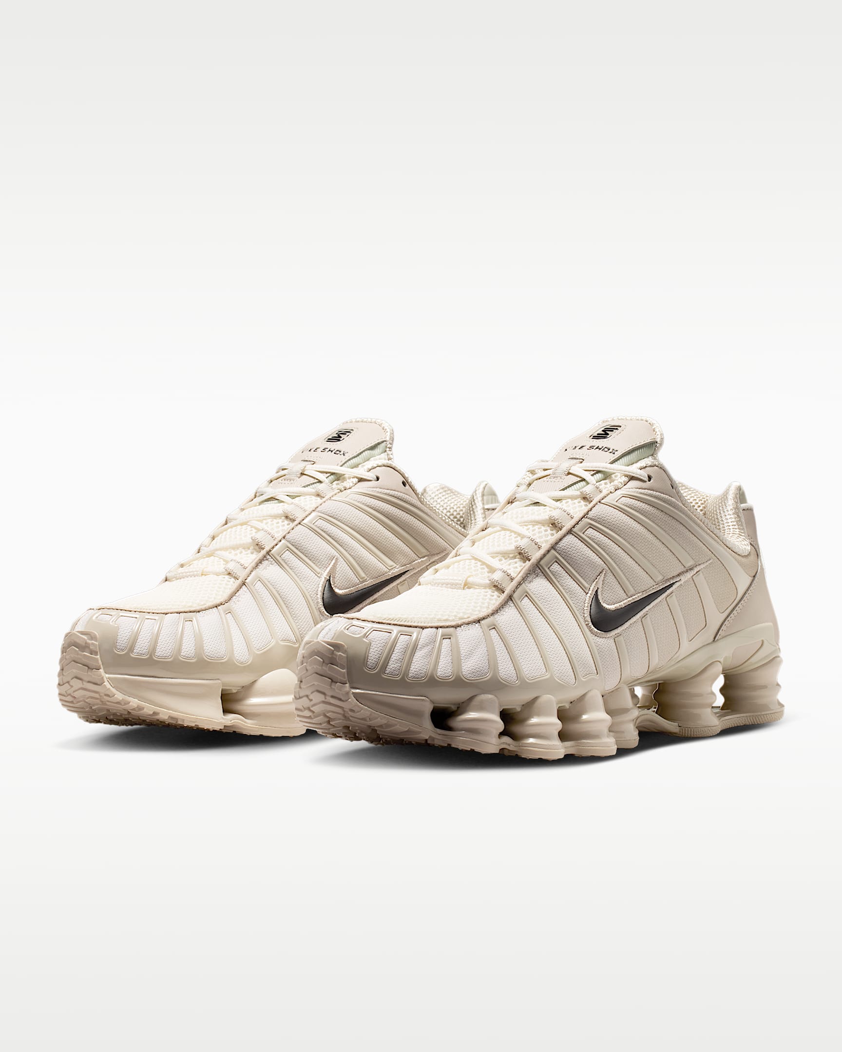 รองเท้าผู้ชาย Nike Shox TL - Cream II/Sail/ดำ