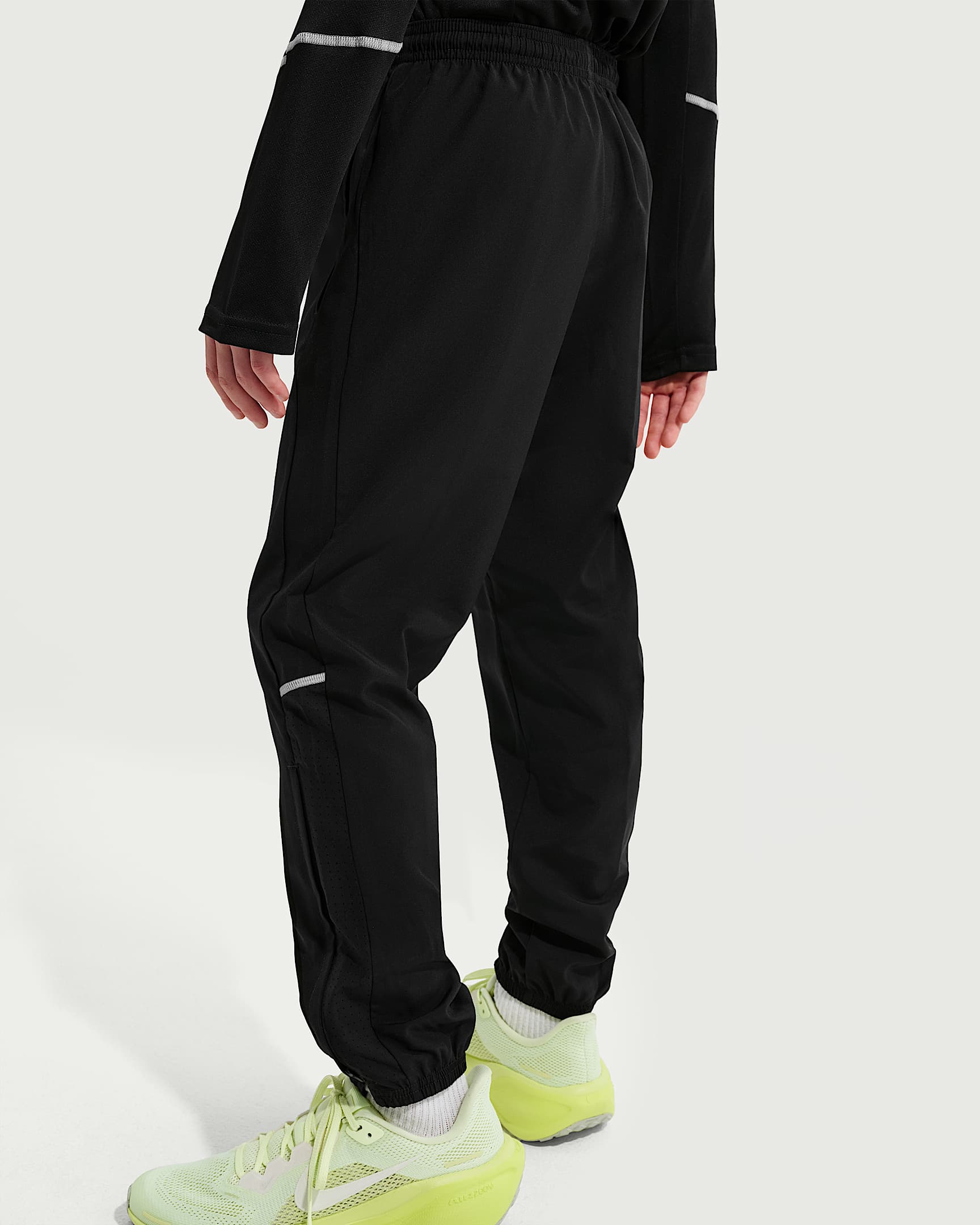 Nike Miler Dri-FIT Dokuma Genç Çocuk Eşofman Altı - Siyah