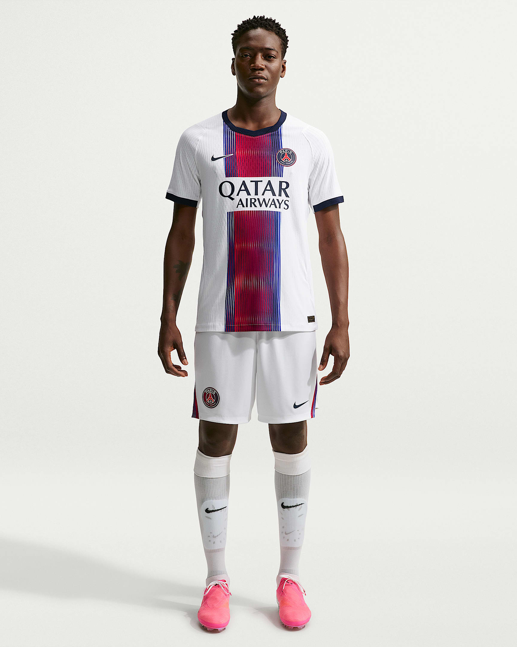 パリ サンジェルマン (PSG) 2026/27 マッチ アウェイ メンズ ナイキ Aero-FIT サッカー オーセンティック ユニフォーム トップス - ホワイト/カレッジネイビー/グローバルレッド/カレッジネイビー