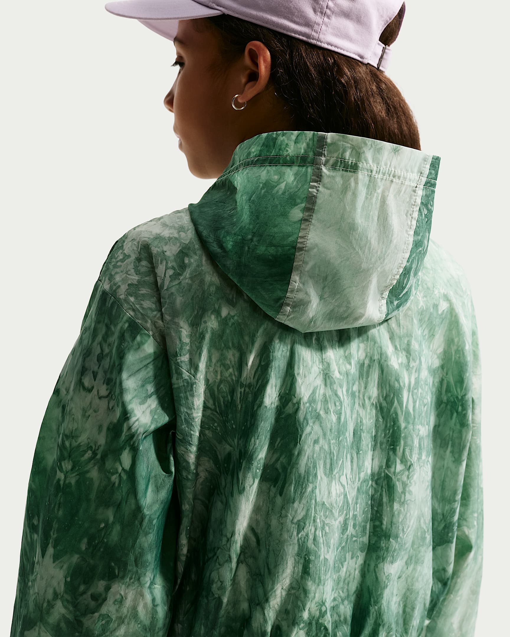 Nike Sportswear Club vevd treningsjakke til jente - Barely Green/Soft Pearl